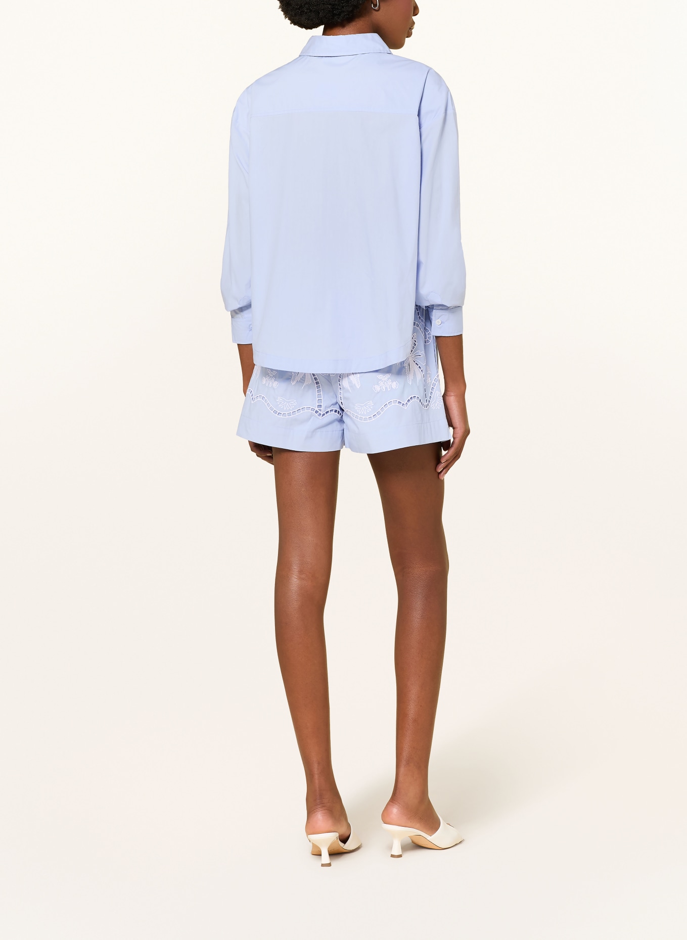 SANDRO Szorty: JASNONIEBIESKI / BIAŁY