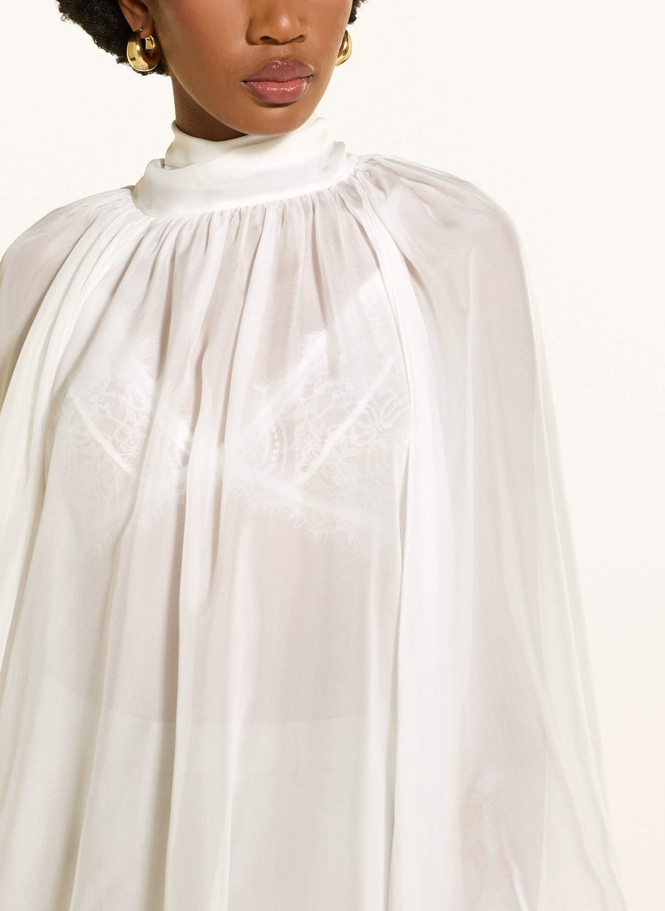 ARAKII Seidenbluse mit Schluppe und Rüschen: WEISS