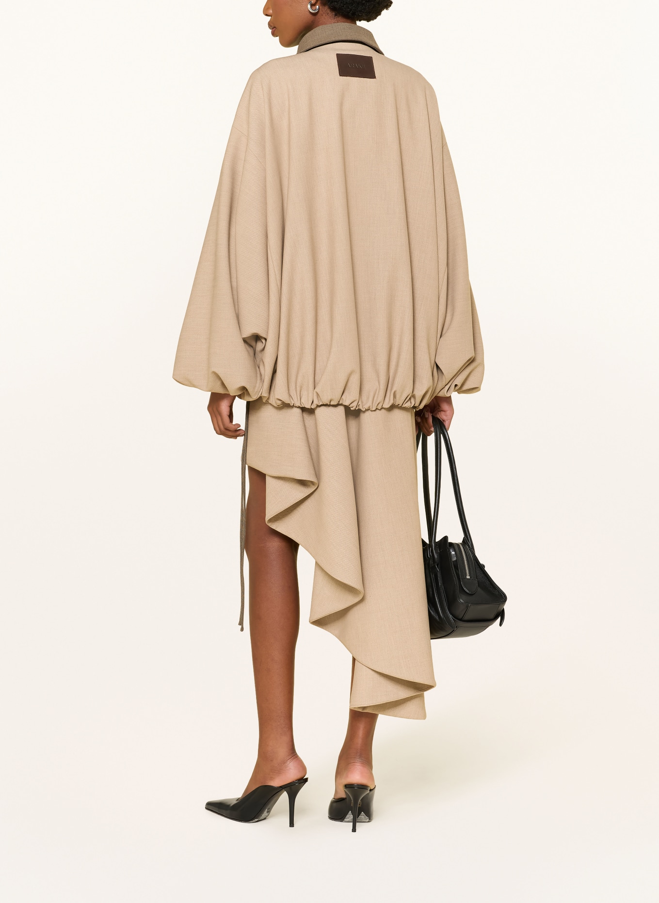 ARAKII Overjacket: BEIGE / TAUPE