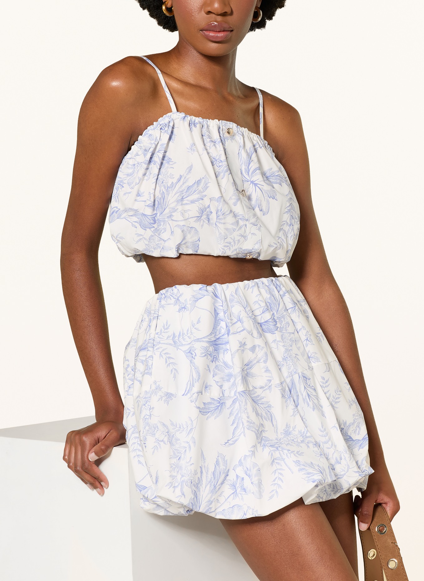 maje Cropped-Top: WEISS / HELLBLAU / SCHWARZ