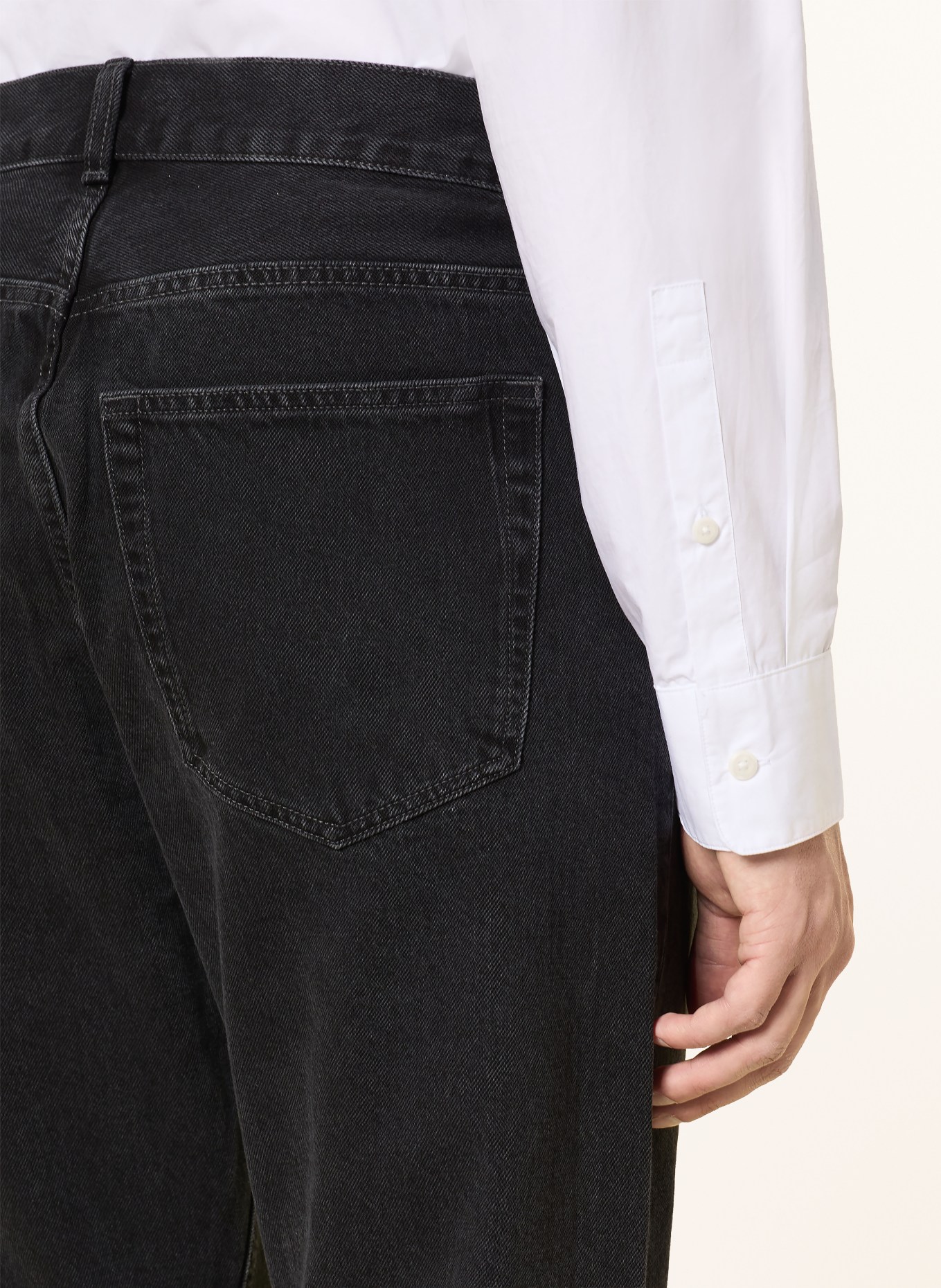 ARKET Jeans Loose Fit: 031 Black Dark