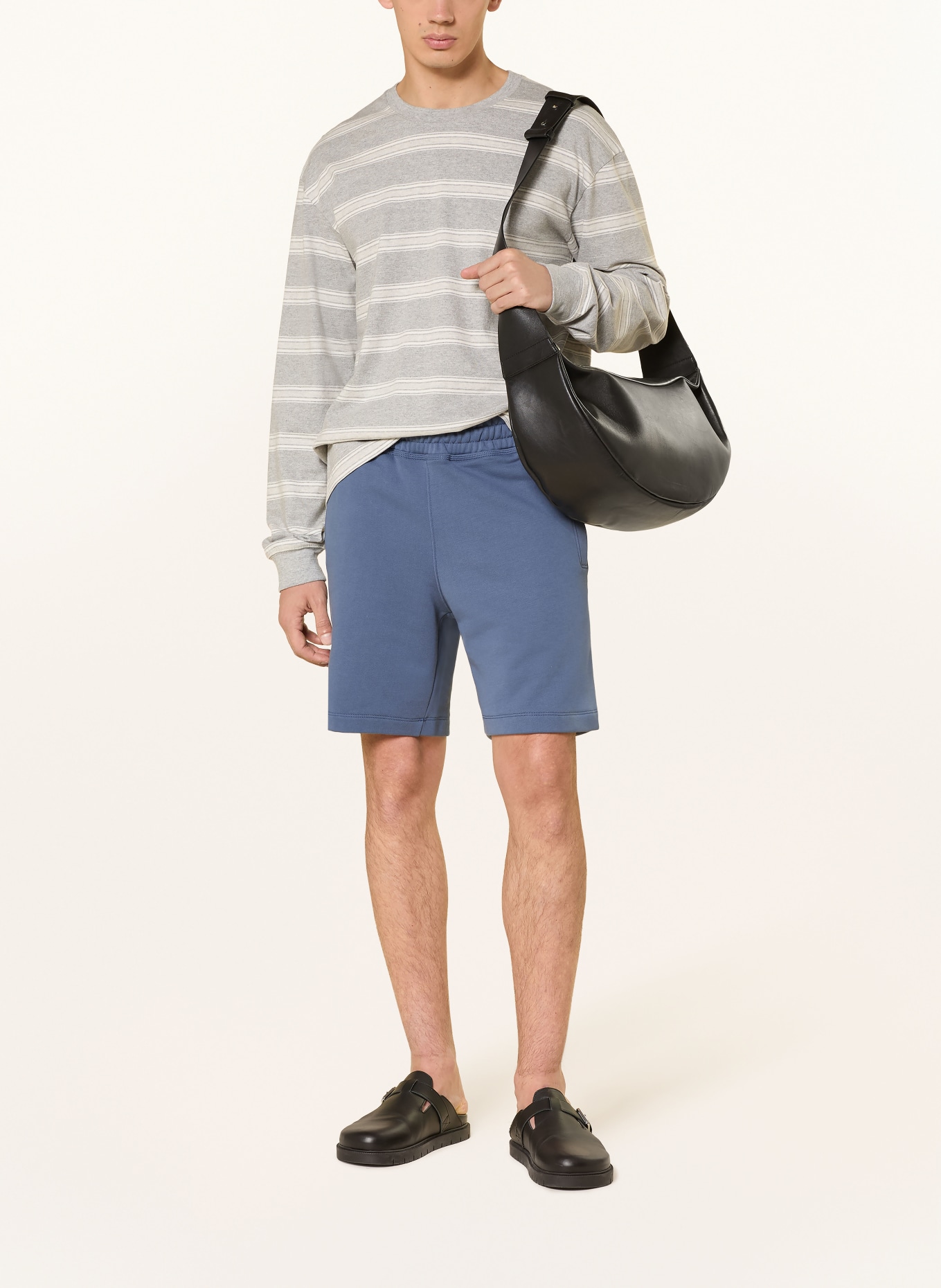 ARKET Sweatshorts: BLAU