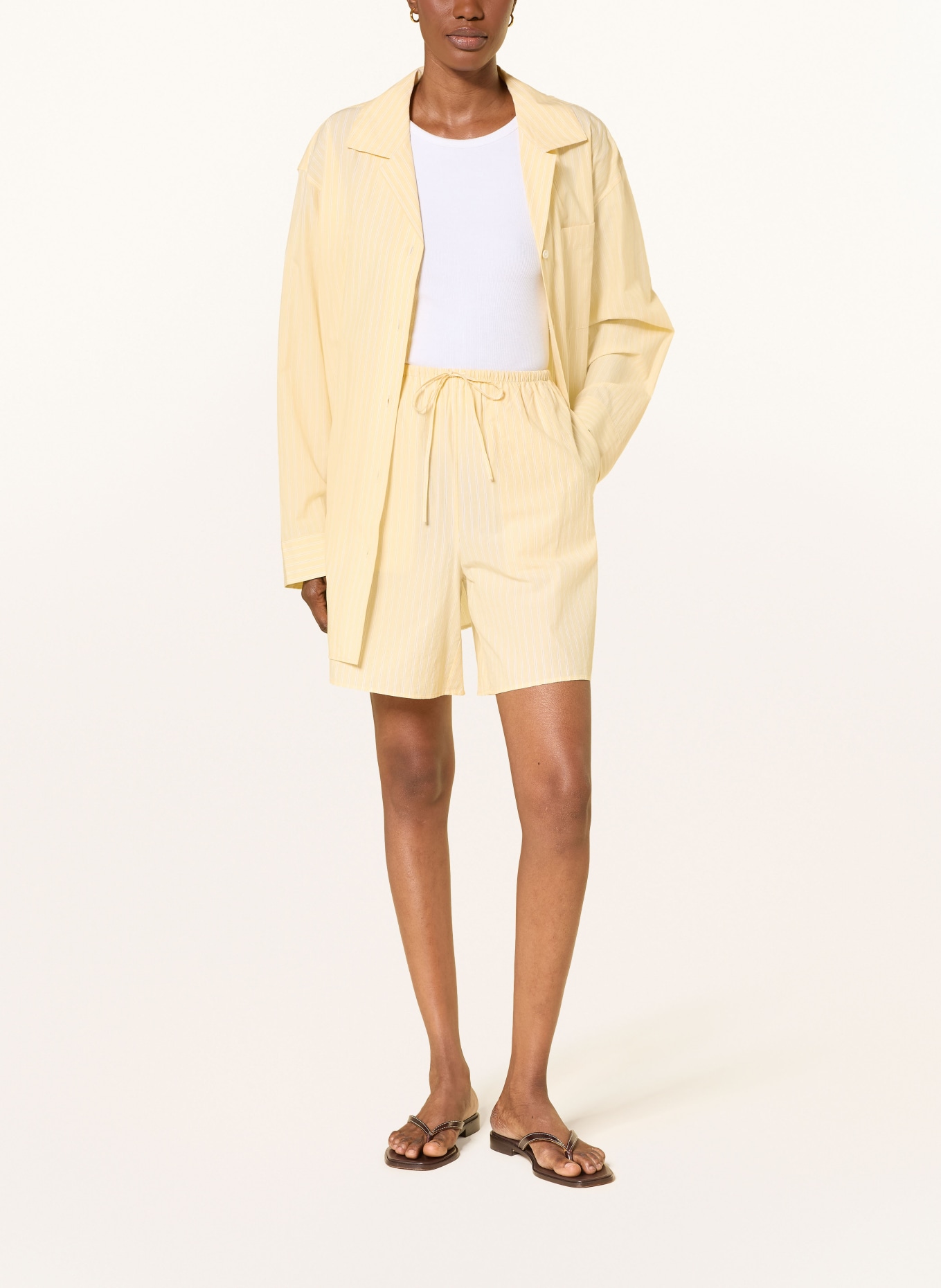 ARKET Shorts: HELLGELB / WEISS