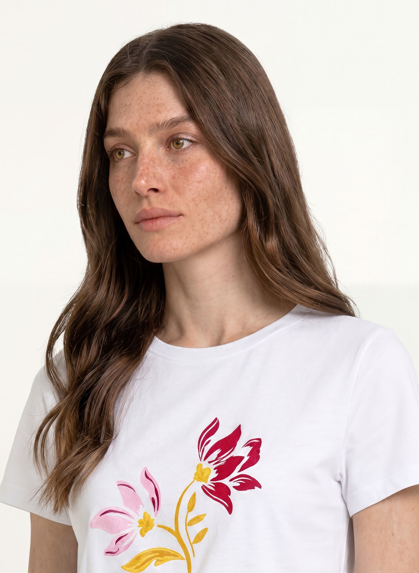 HOBBS T-Shirt: WEISS / DUNKELROT / GELB