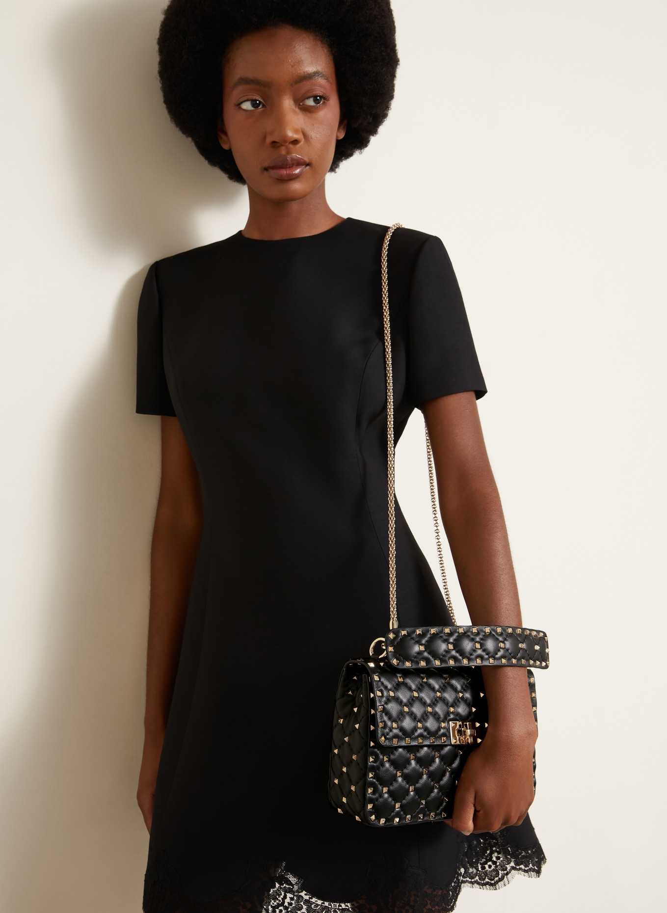 VALENTINO GARAVANI Crossbody bag ROCKSTUD SPIKE MEDIUM: BLACK / PLATINUM