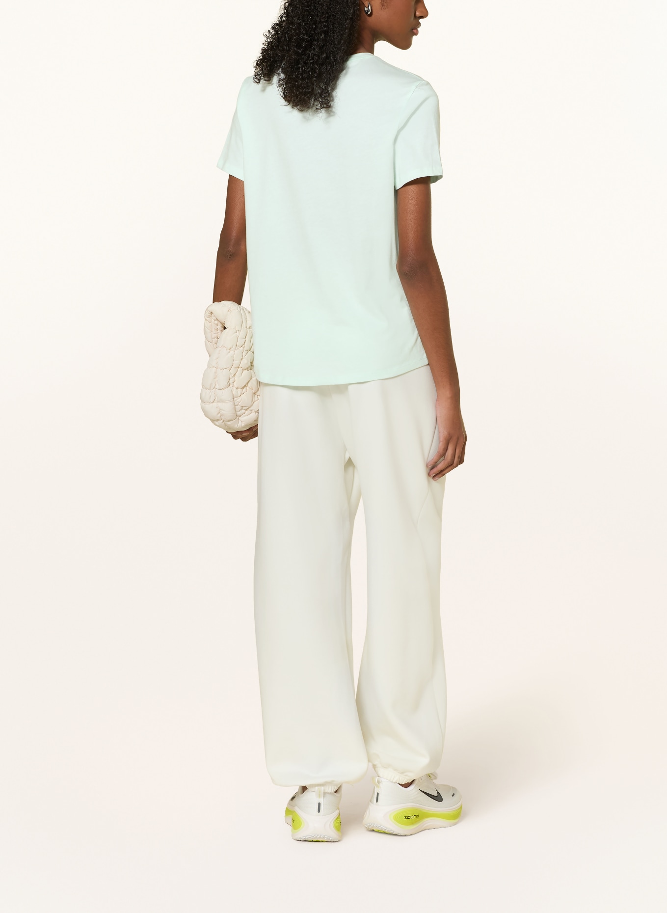 Nike T-shirt SPORTSWEAR CLUB ESSENTIALS: LIGHT GREEN / WHITE