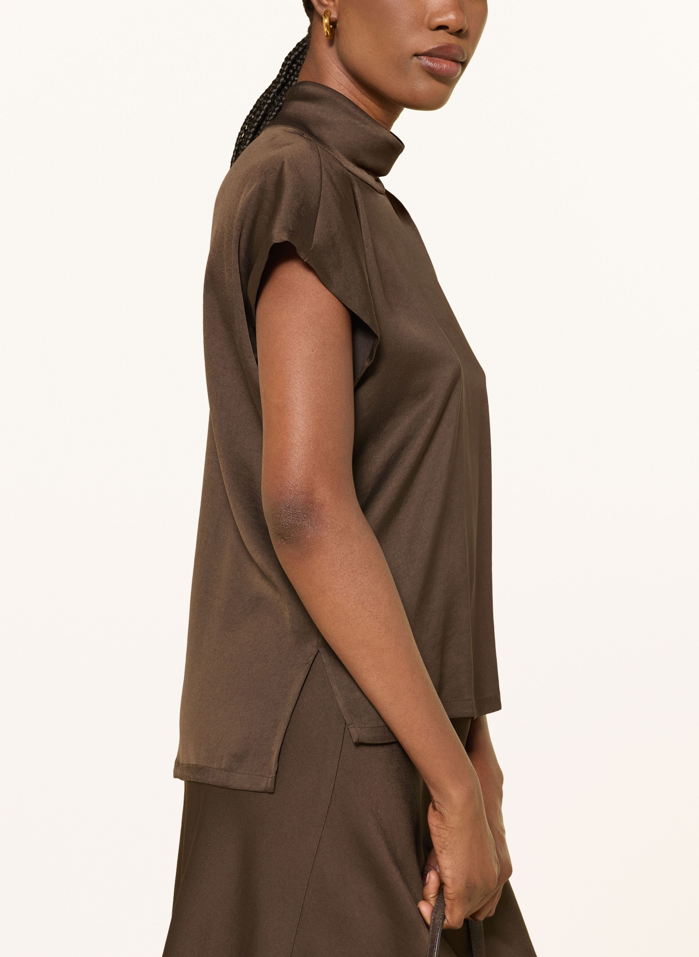 DRYKORN Blusenshirt ALARIA_1 aus Satin: DUNKELBRAUN
