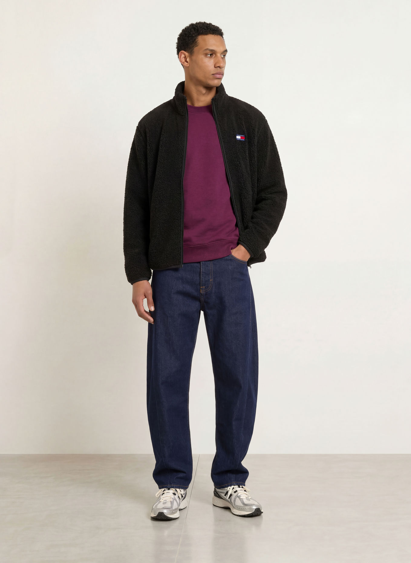 TOMMY JEANS Sweatshirt: DUNKELROT