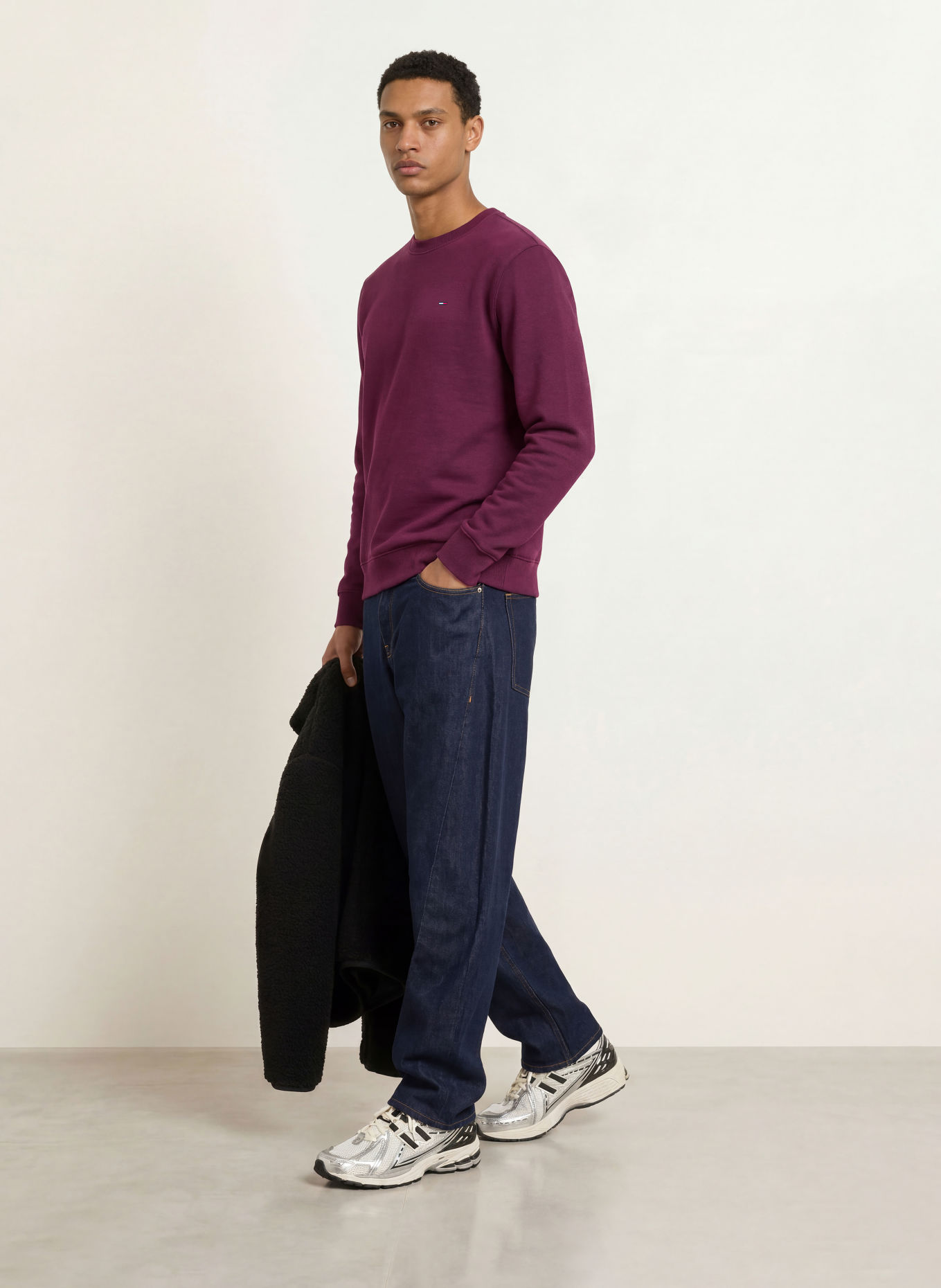 TOMMY JEANS Sweatshirt: DUNKELROT