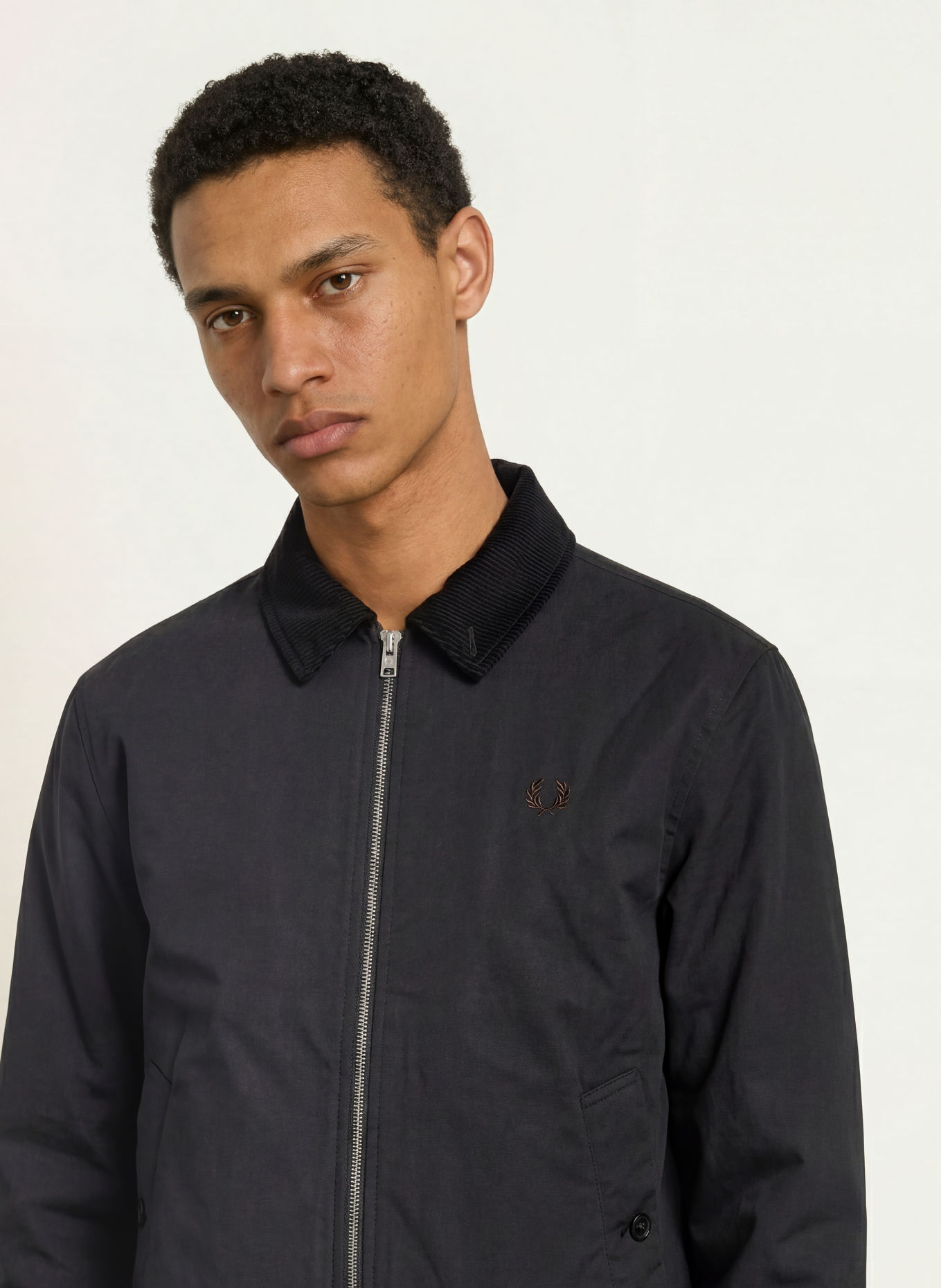 FRED PERRY Jacke: SCHWARZ