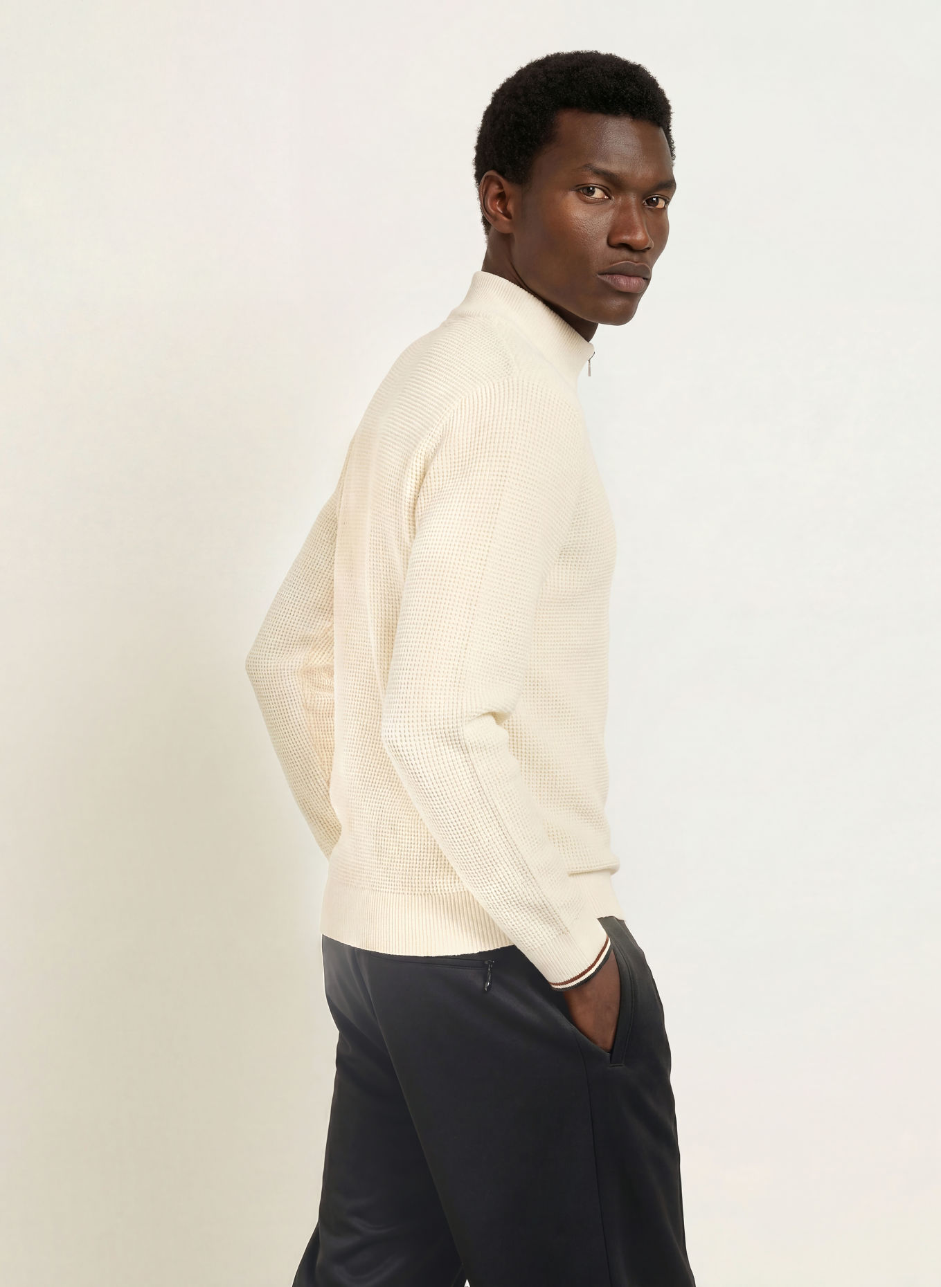 FRED PERRY Troyer: ECRU / DONKERROOD / ZWART