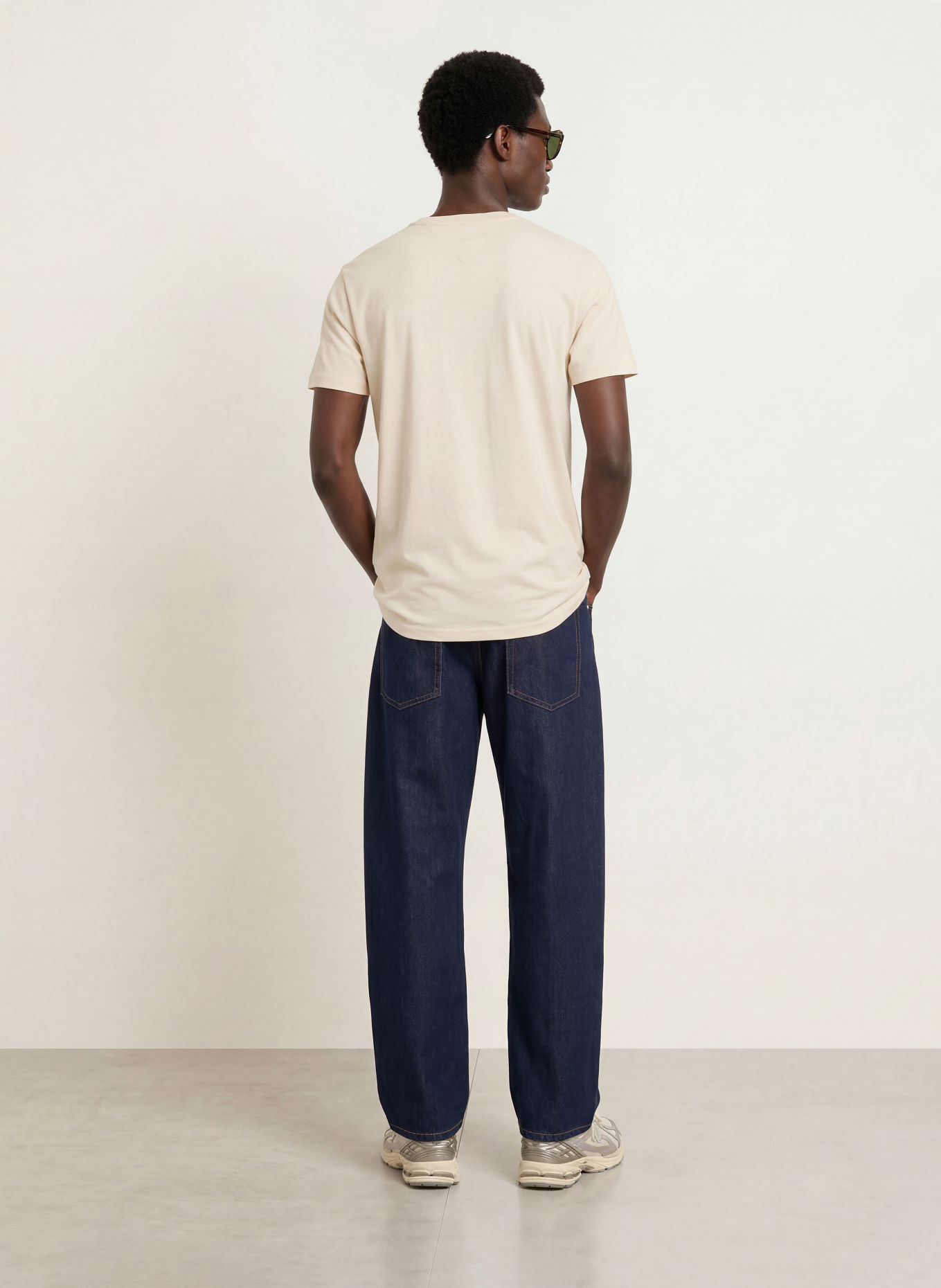 TOMMY JEANS T-Shirt: BEIGE