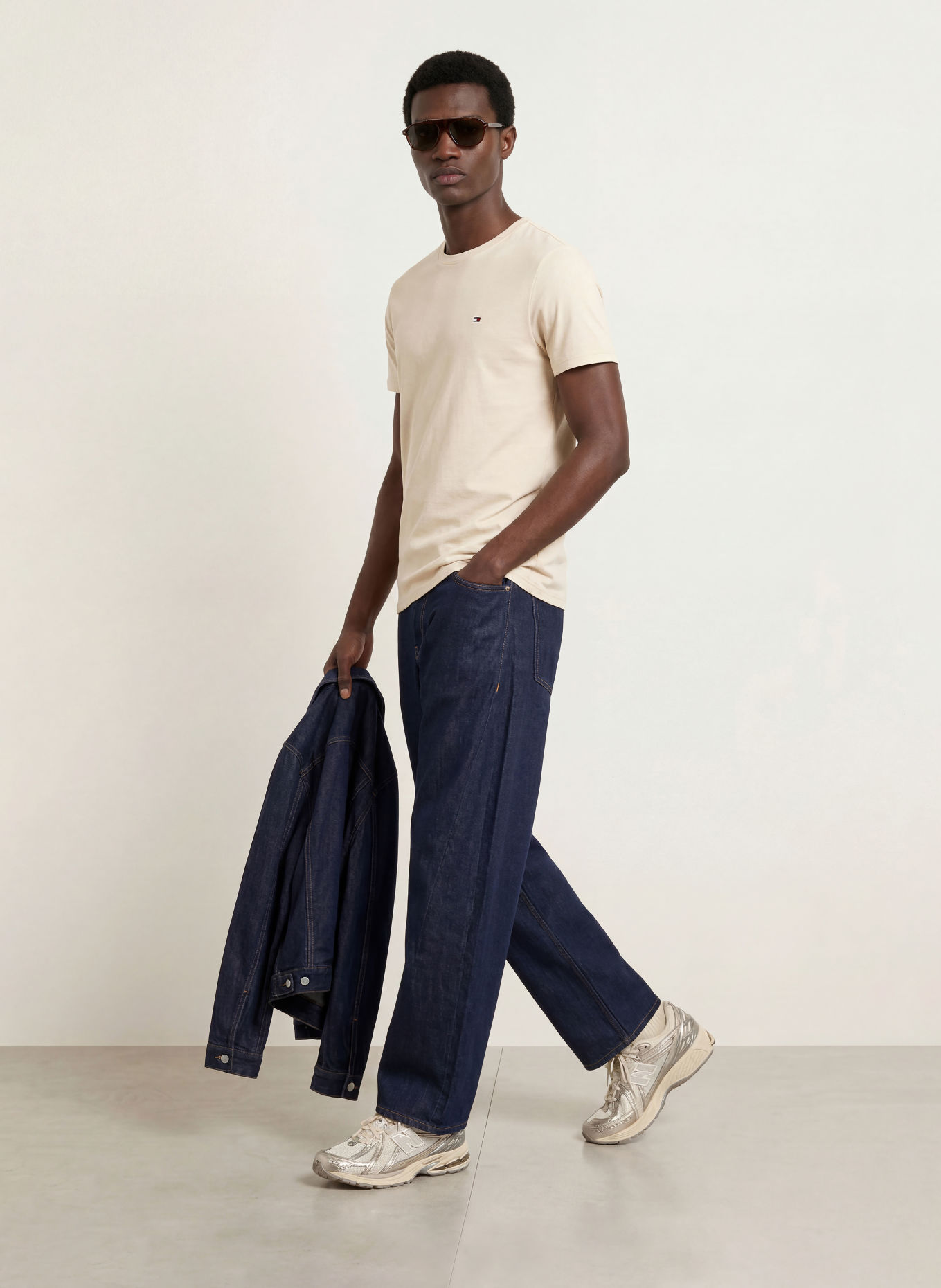 TOMMY JEANS T-Shirt: BEIGE