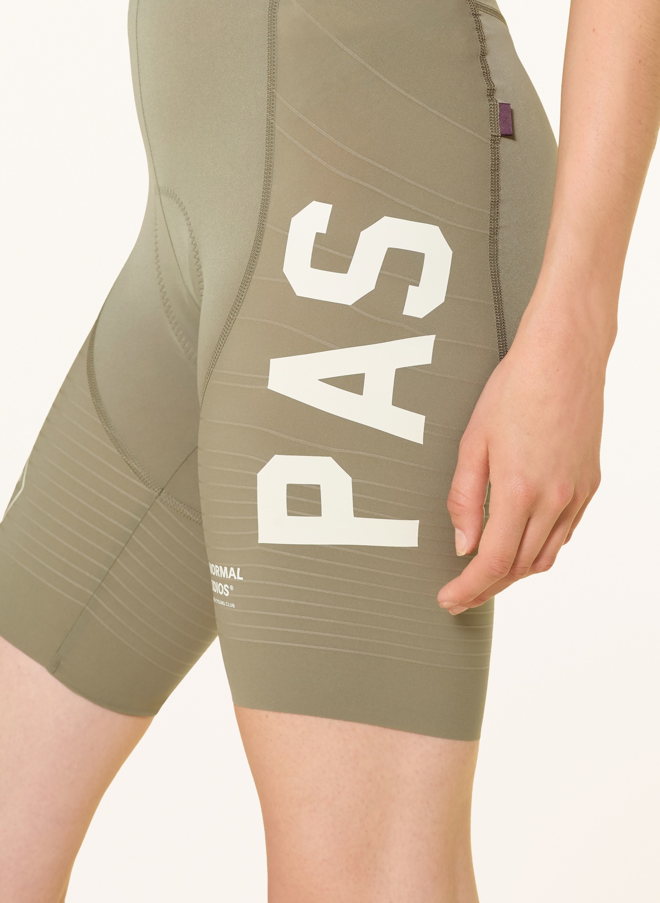 PAS NORMAL STUDIOS Radhose MECHANISM PRO BIBS mit Trägern und gepolstertem Einsatz: GRÜN / WEISS