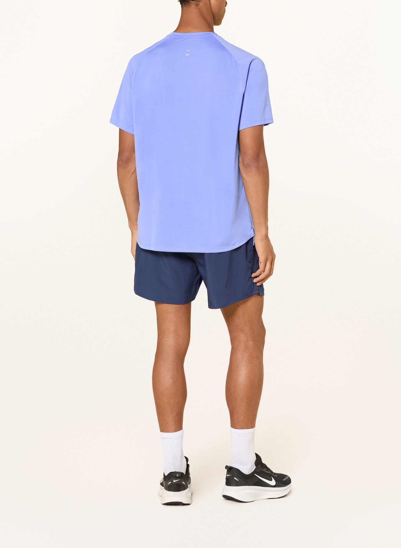 Nike Laufshirt STRIDE: HELLBLAU
