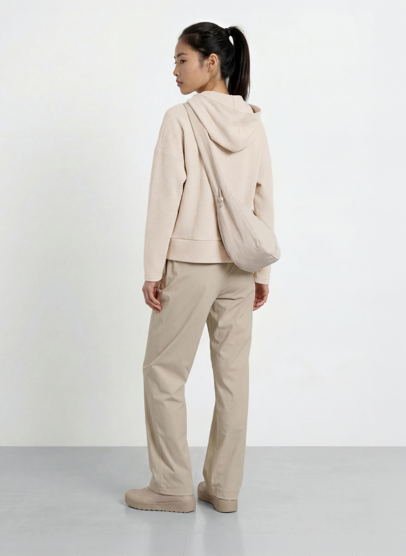 JEANNE BARET Mikina s kapucí VIOLET: BÉŽOVÁ