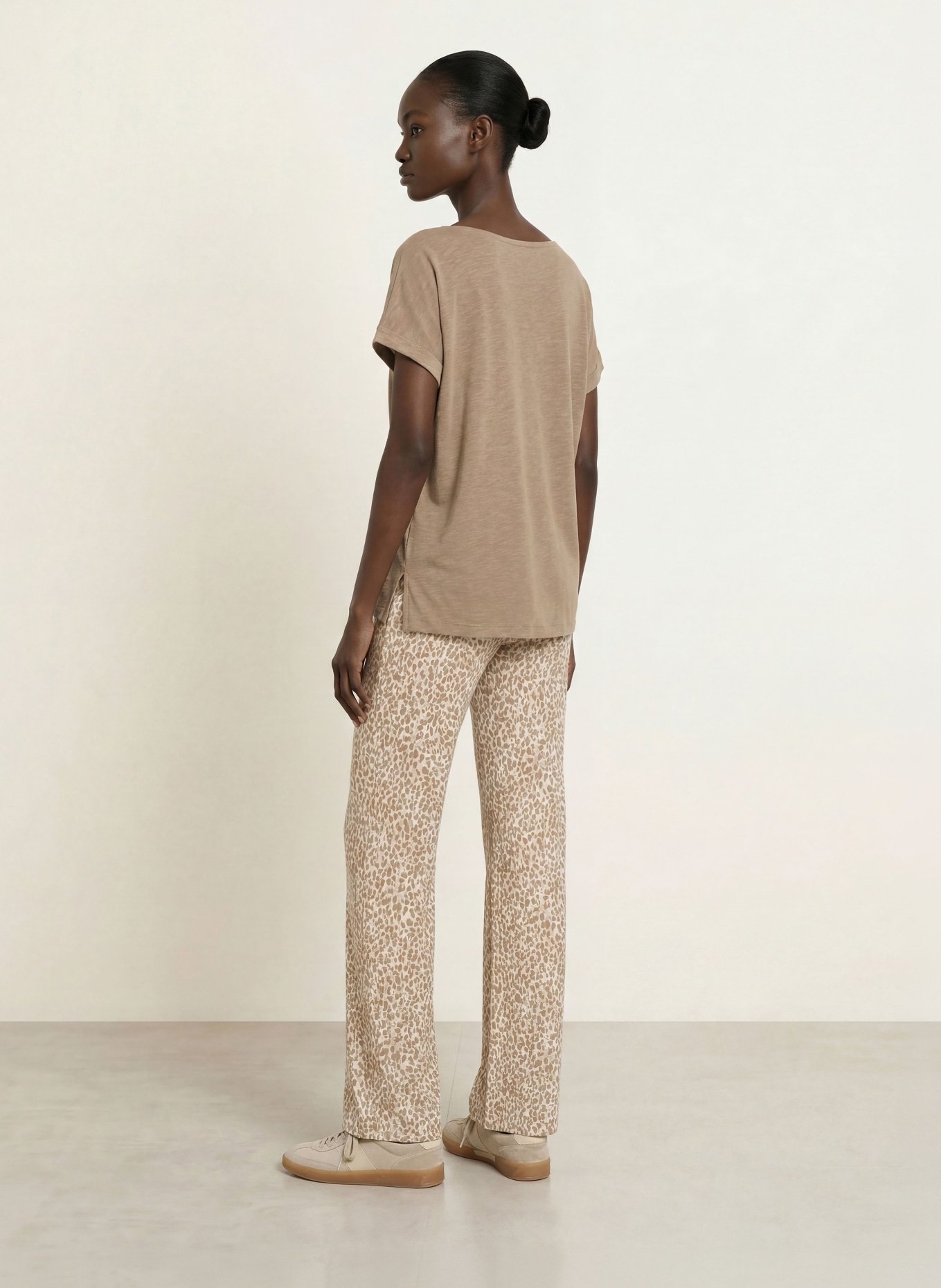 Juvia T-Shirt LUCA: TAUPE