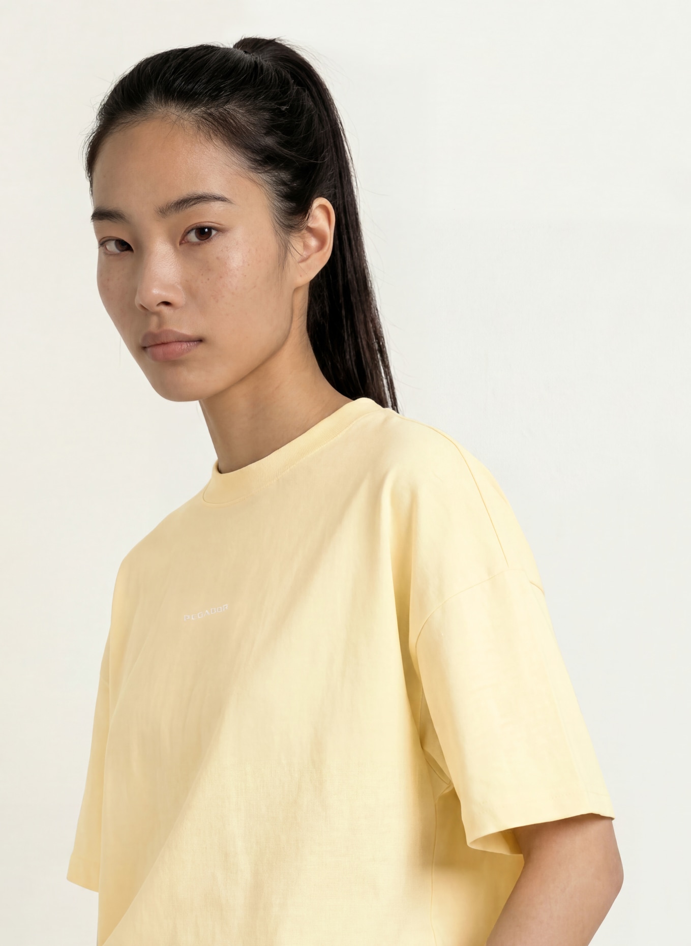 PEGADOR Oversized tričko BRACY: TMAVĚ ŽLUTÁ