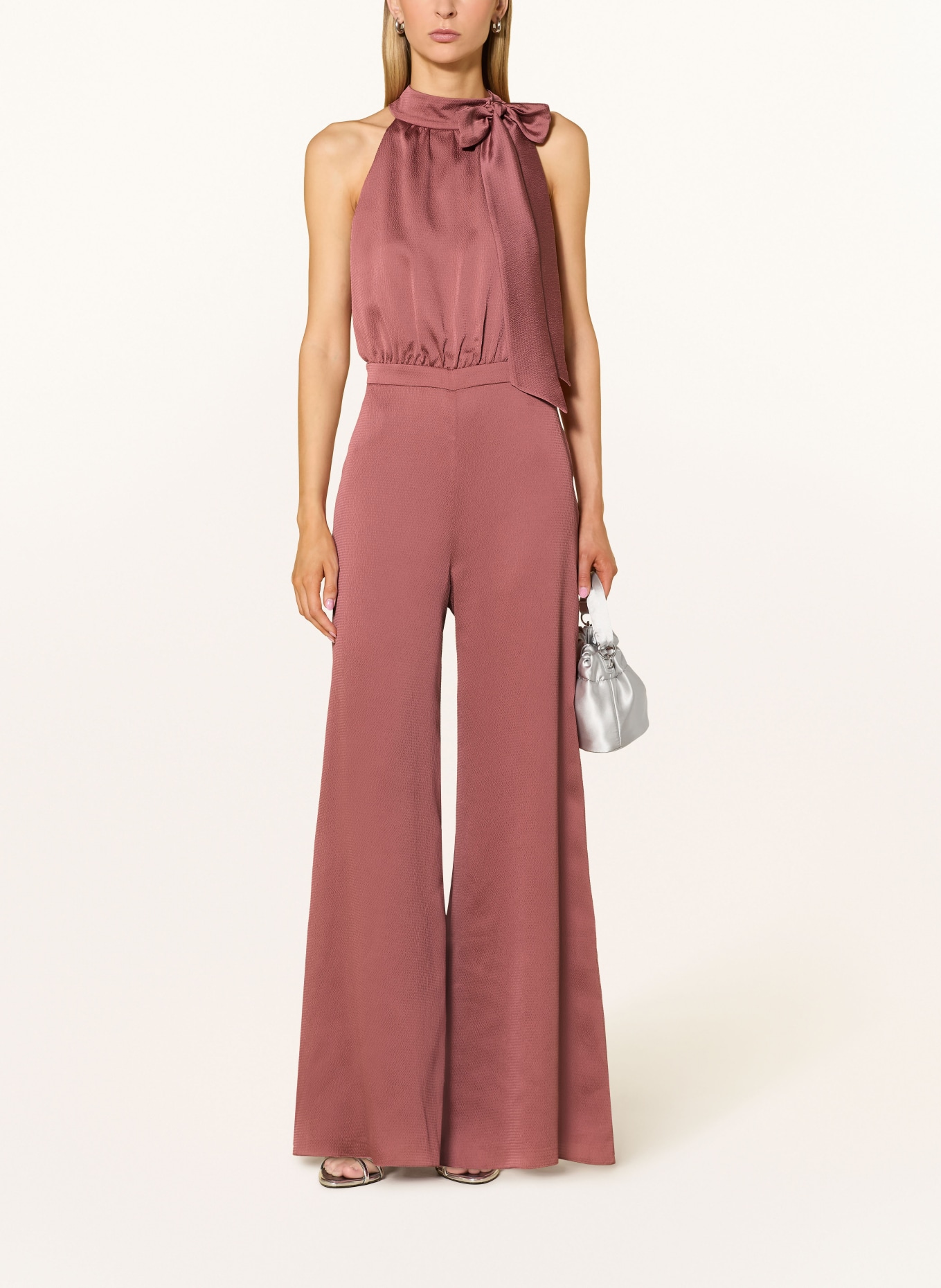 SWING Jumpsuit van satijn met strik: VIEUX ROSE