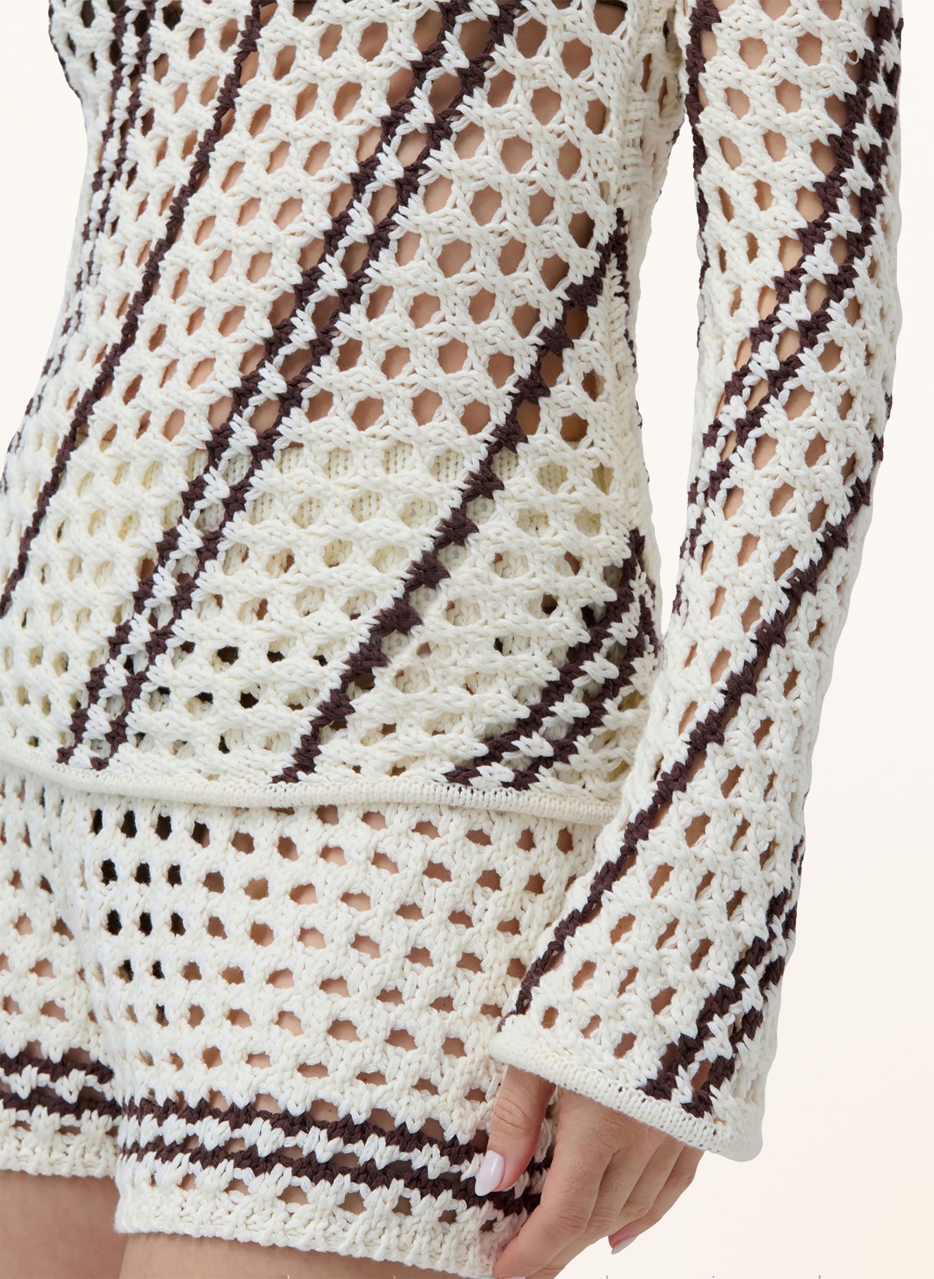 LeGer Studio One-shoulder trui LAREN: MARRON FONCÉ / CRÈME