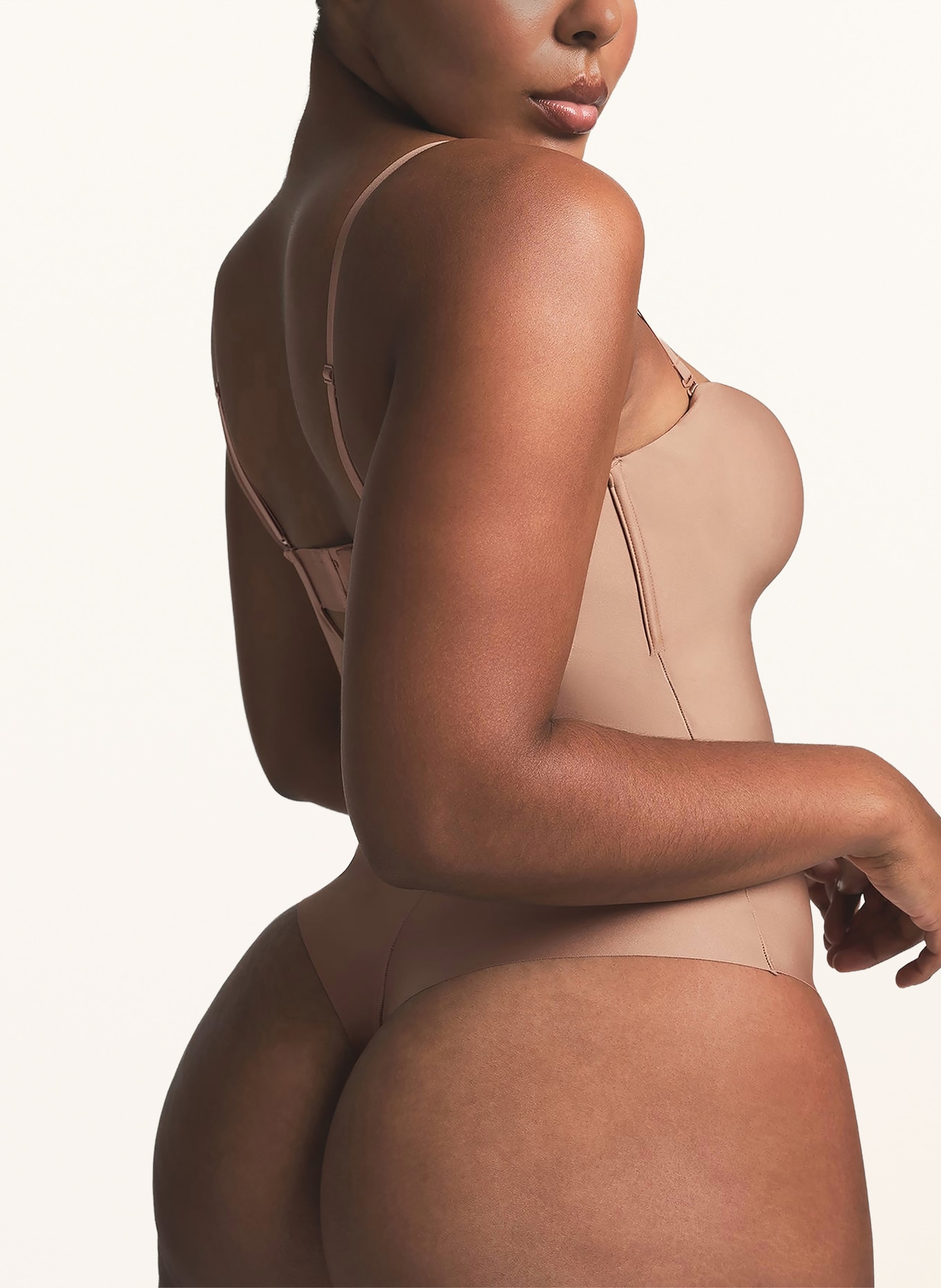 SKIMS Body ze stringami SKIMS BODY: SIENNA