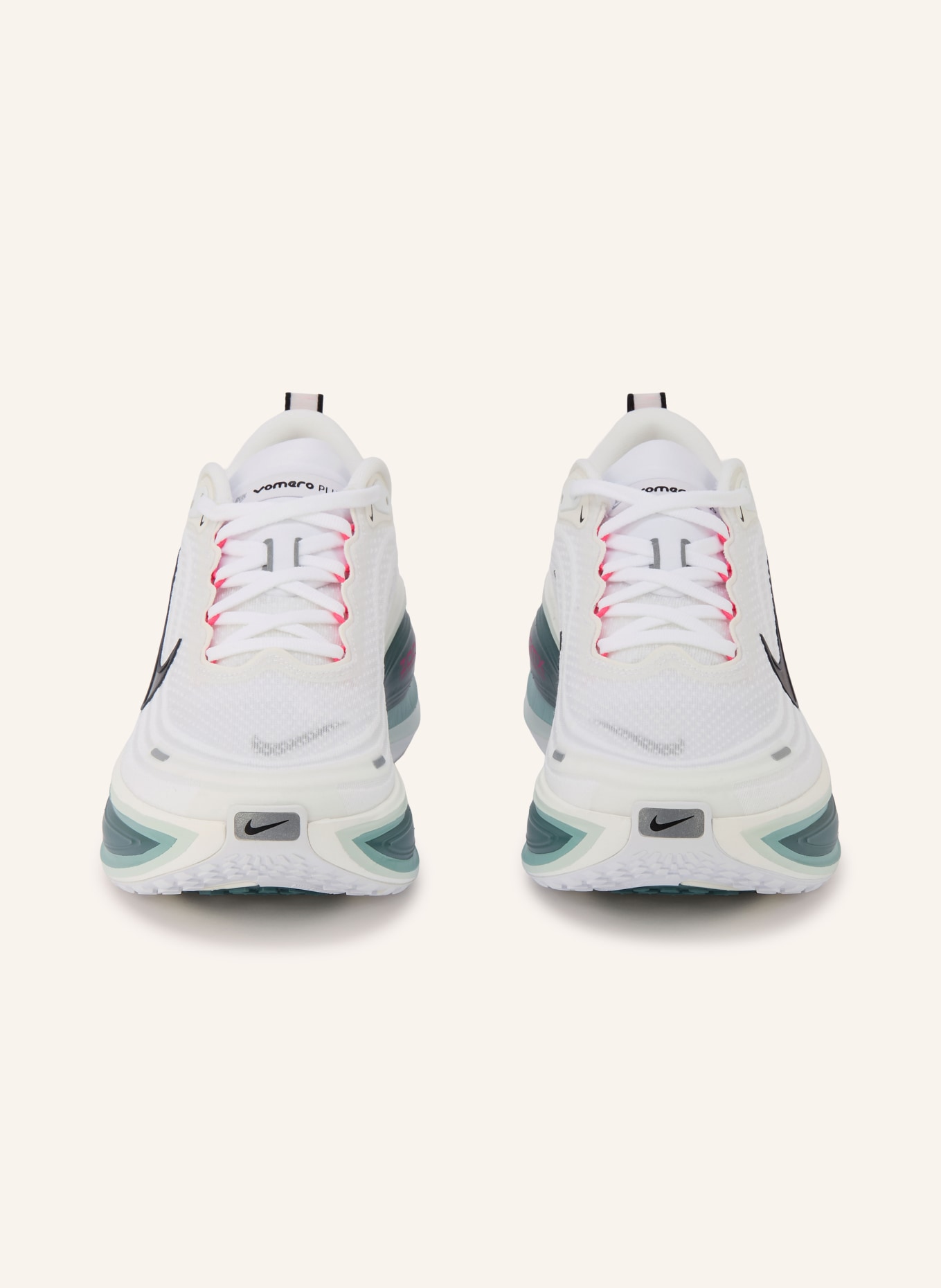 Nike Laufschuhe VOMERO PLUS: WEISS / SCHWARZ