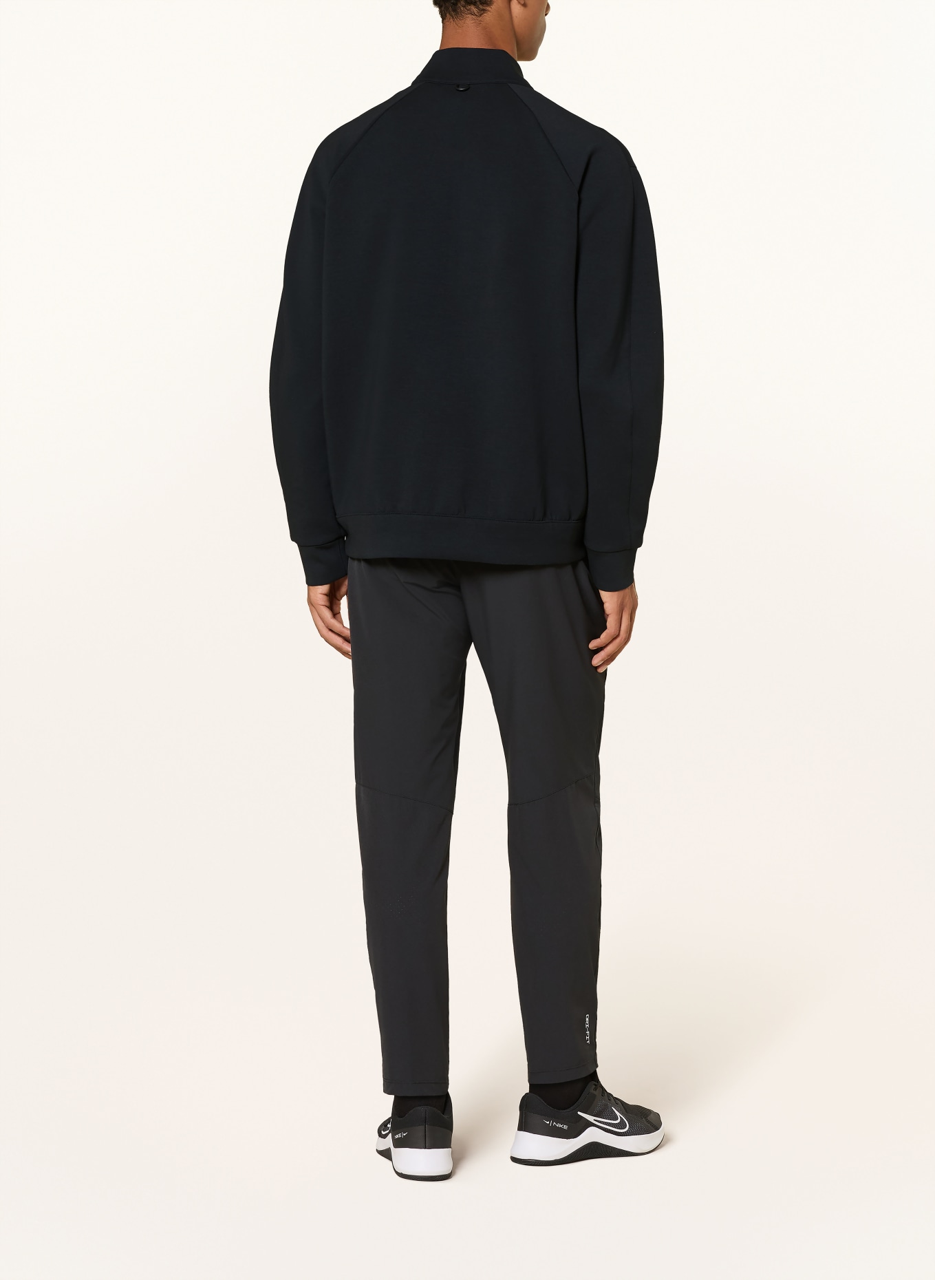 Nike Workout Shirt 24.7: BLACK