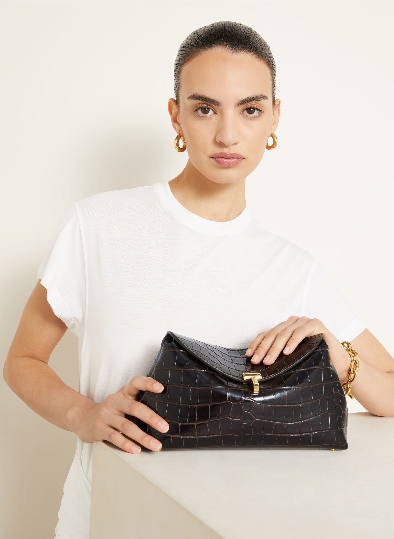 TOTEME Koppeling T-LOCK: MARRON FONCÉ / GOUD