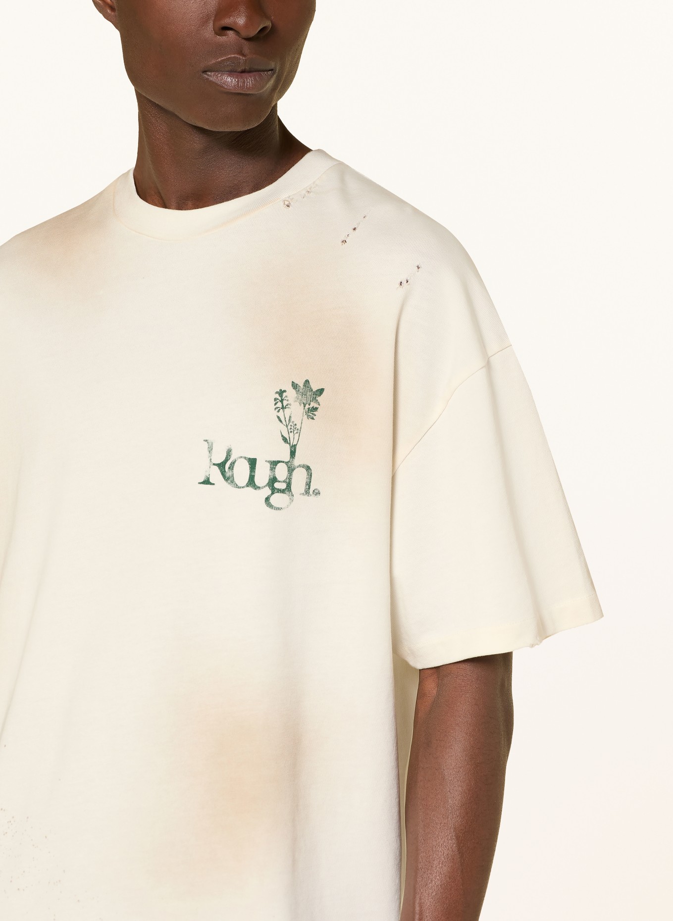 rough. T-Shirt: ECRU