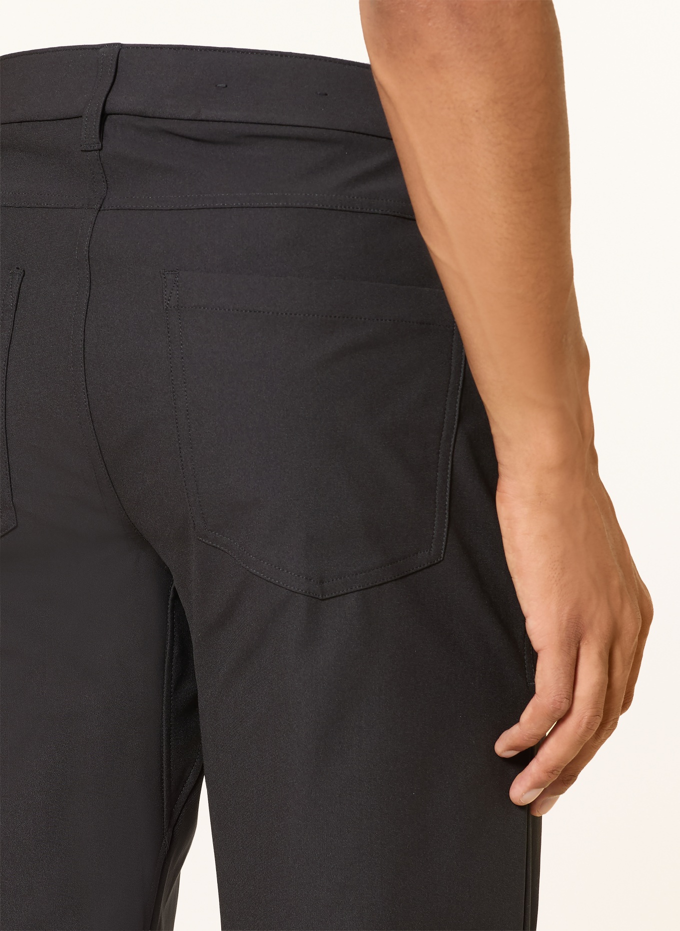 lululemon Chino ABC Slim Fit: ZWART