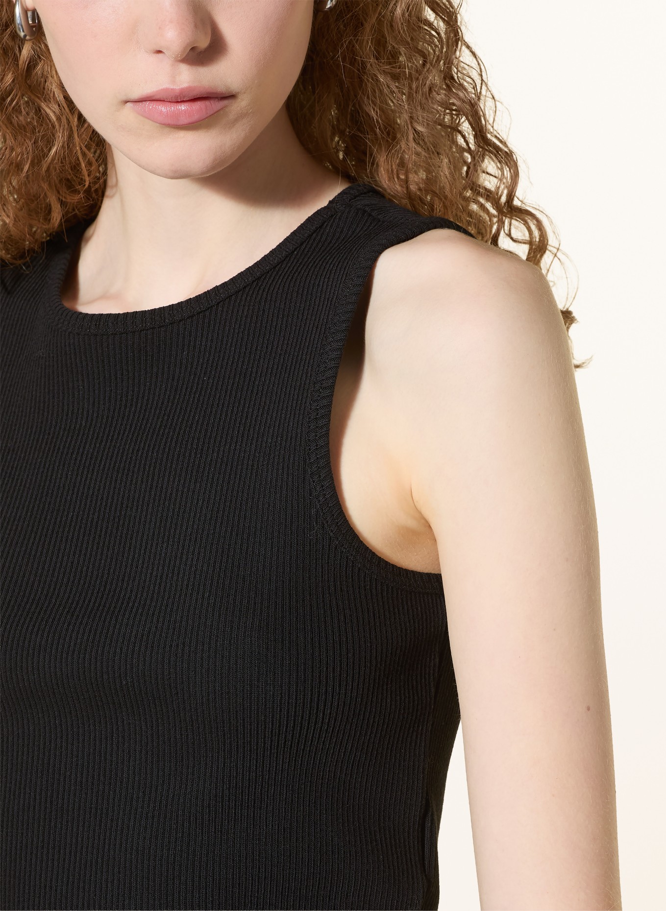 ONLY Top: ČERNÁ