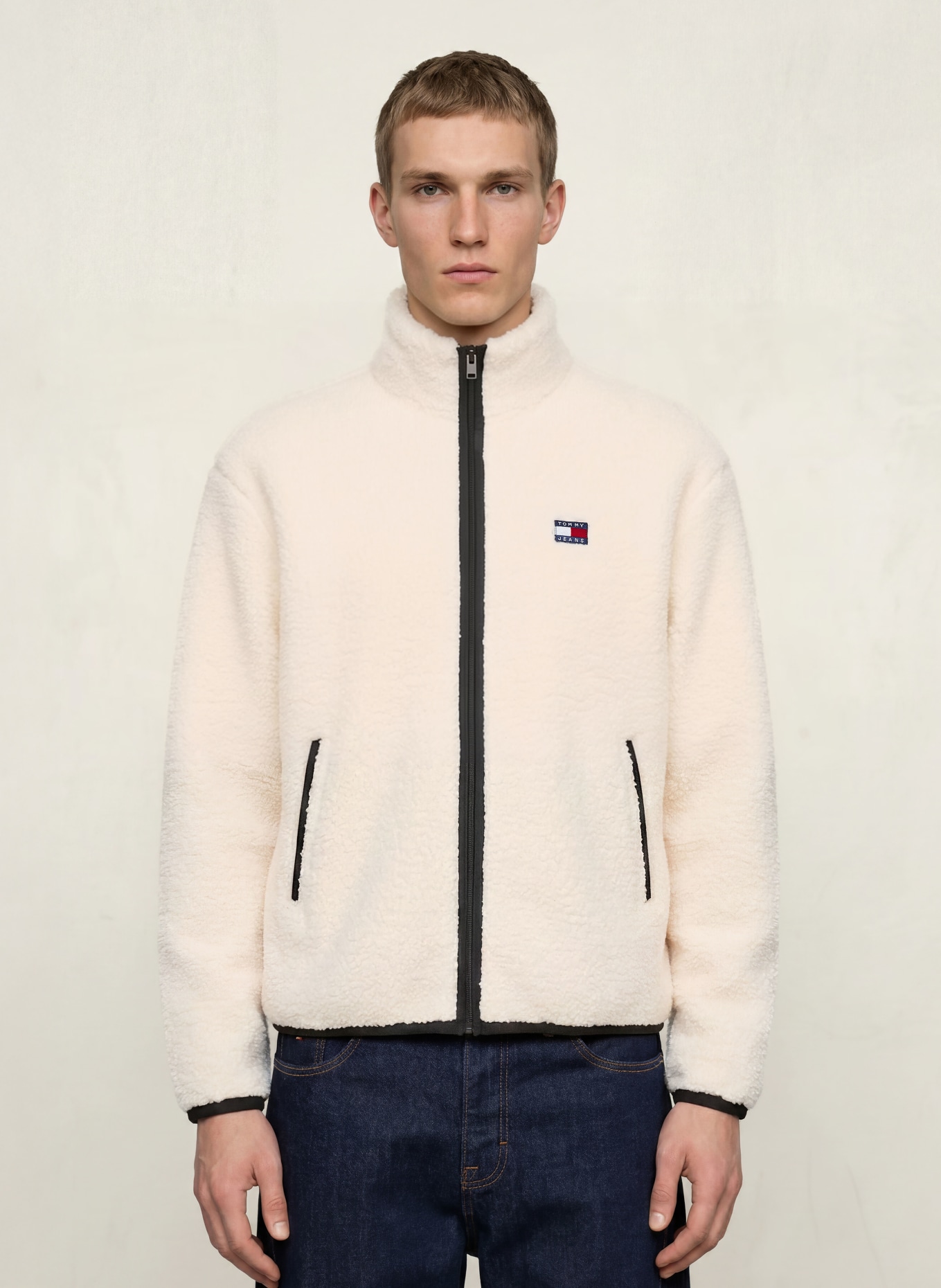 TOMMY JEANS Teddyfell-Jacke: CREME / SCHWARZ
