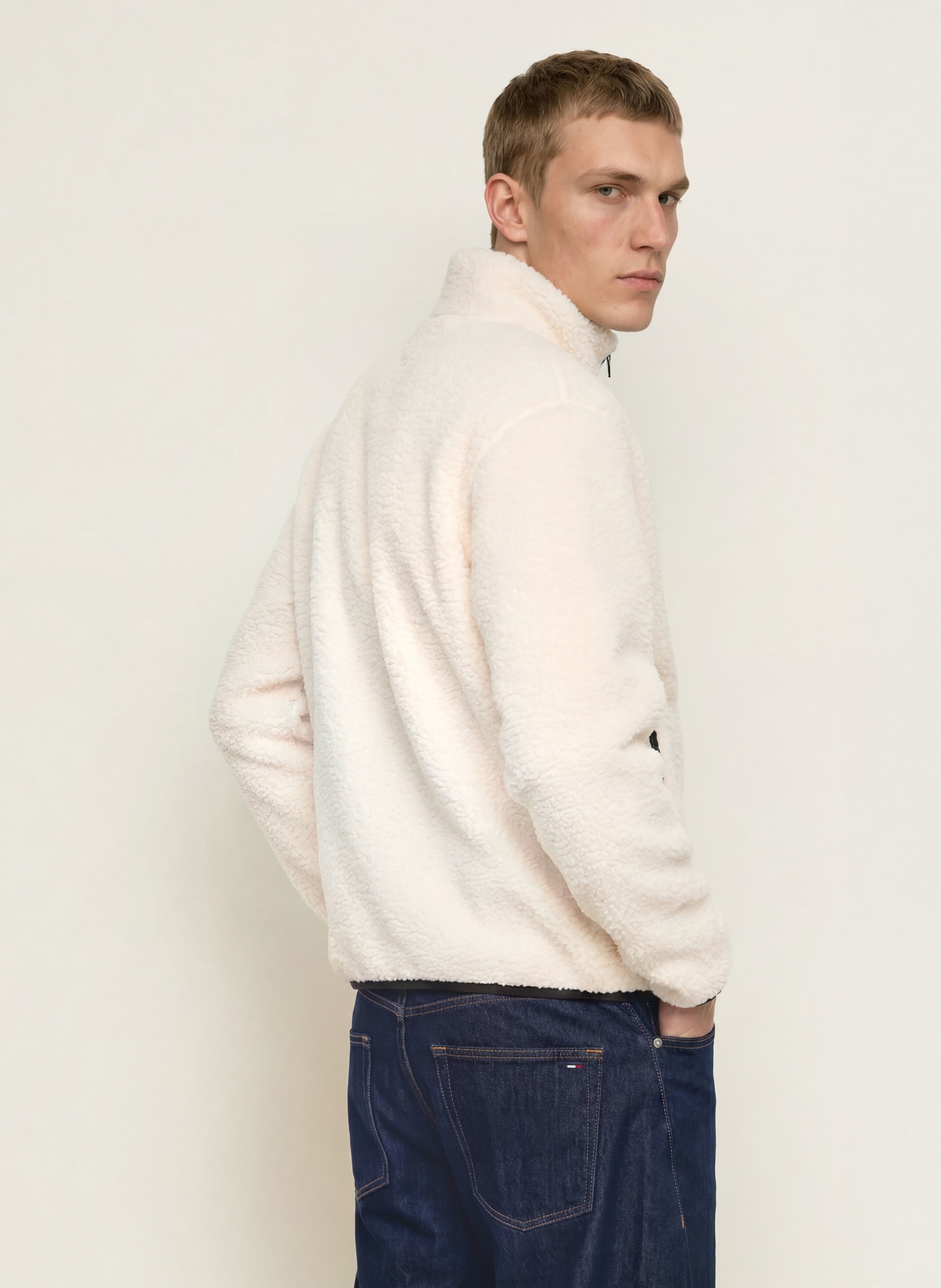 TOMMY JEANS Teddyfell-Jacke: CREME / SCHWARZ