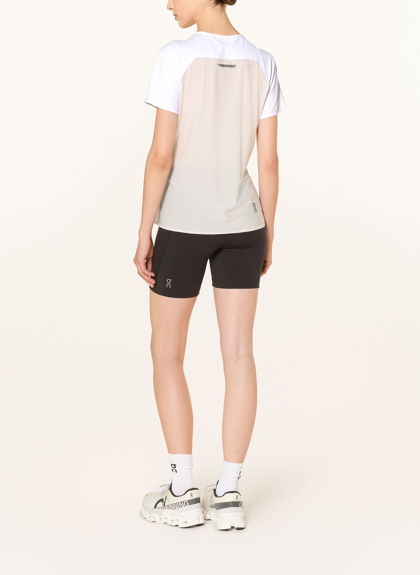 On Trainingsshirt PERFORMANCE-T: WIT / MARRON FONCÉ