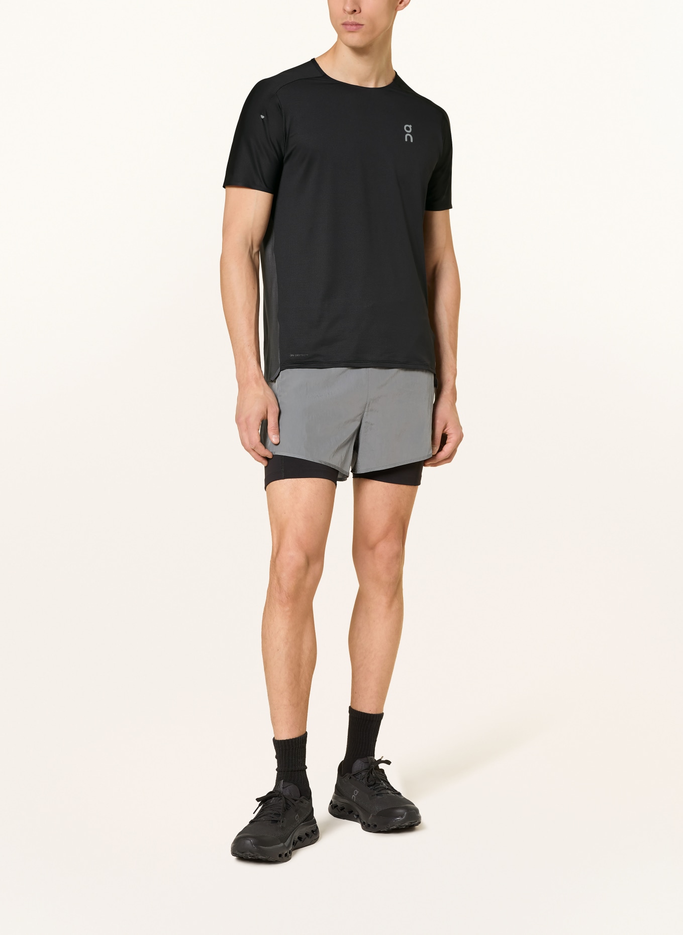 On Funktionsshirt PERFORMANCE-T: SCHWARZ / GRAU