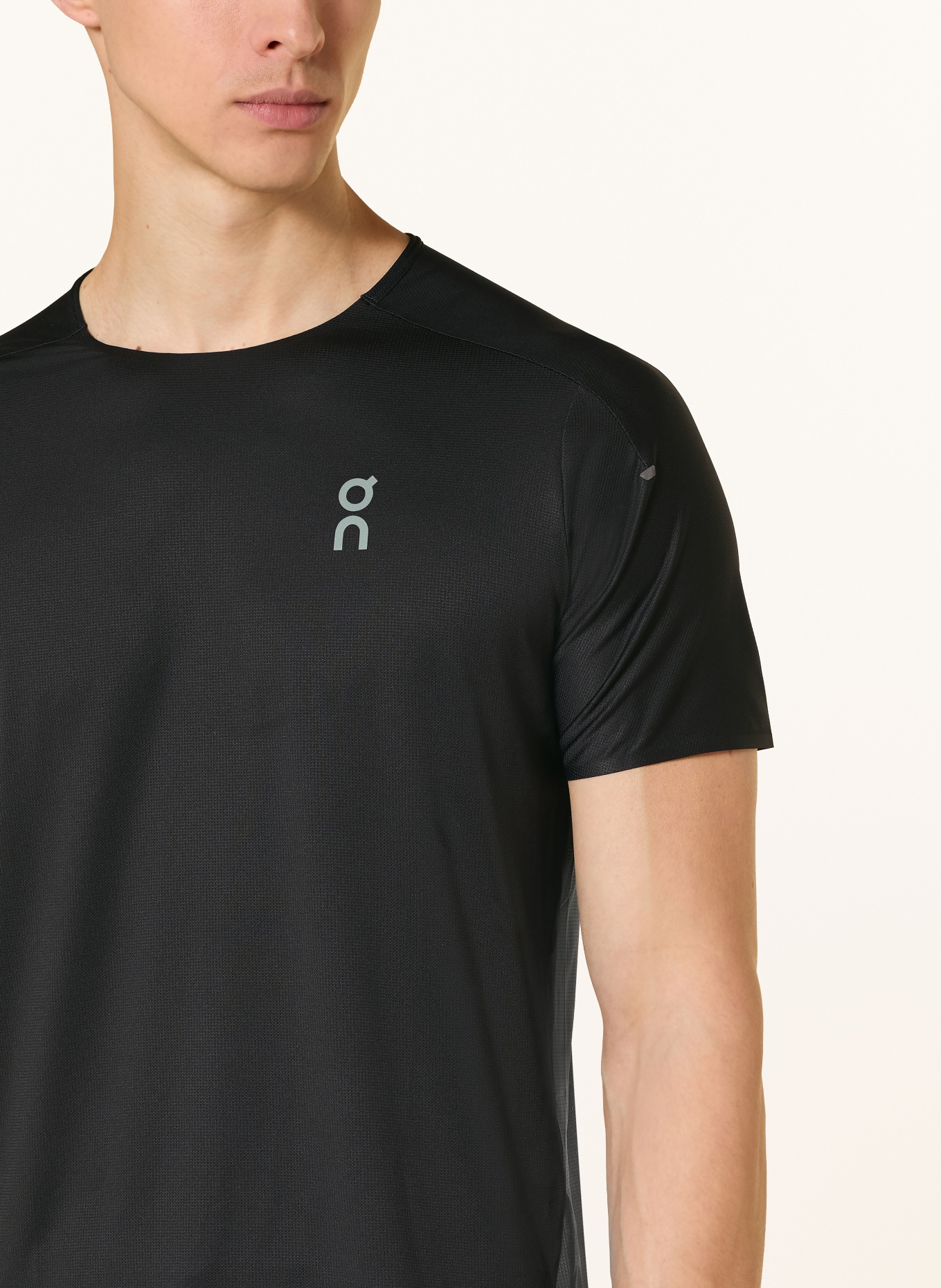 On Funktionsshirt PERFORMANCE-T: SCHWARZ / GRAU