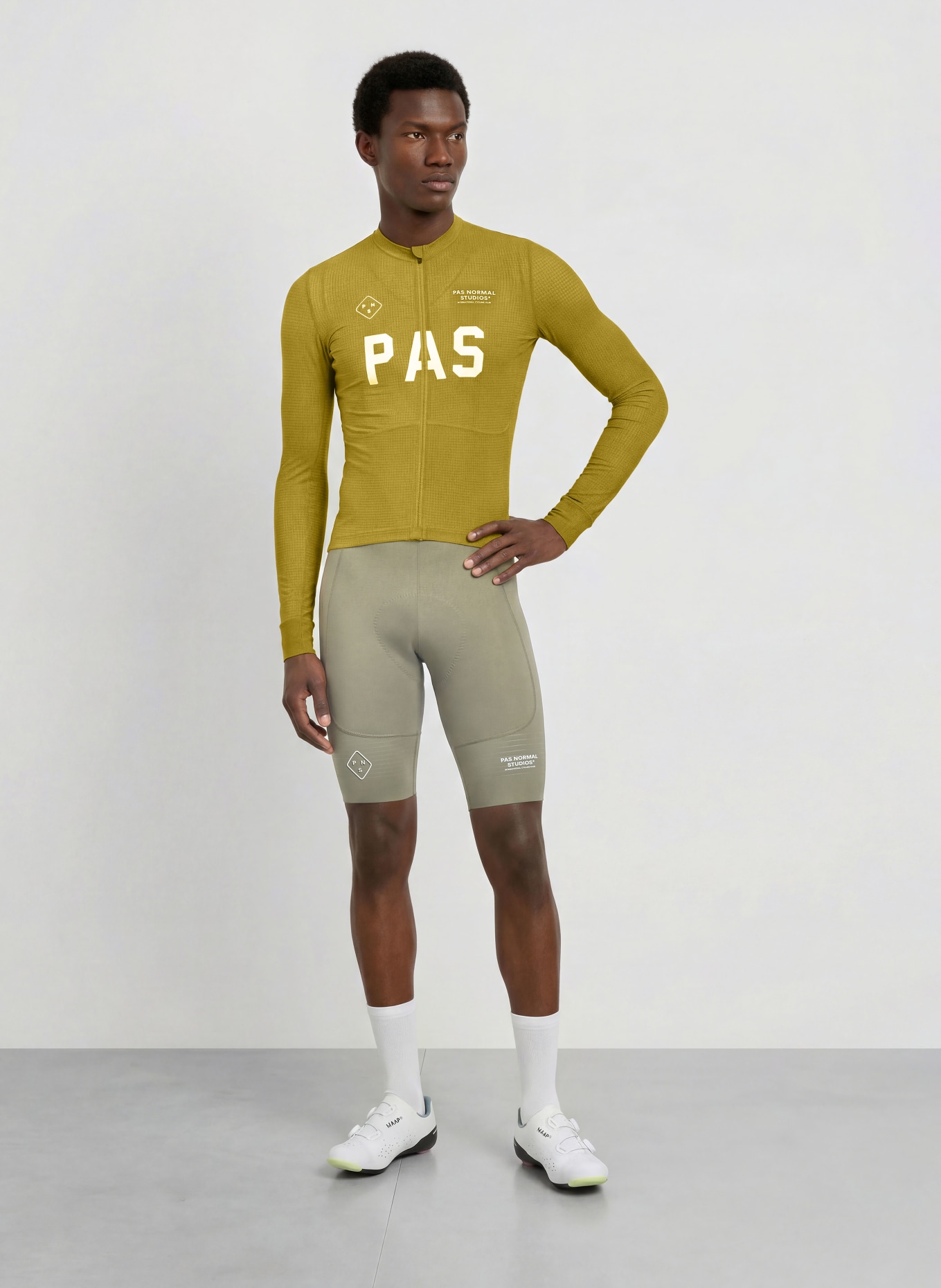 PAS NORMAL STUDIOS Radtrikot MECHANISM PRO: KHAKI / WEISS