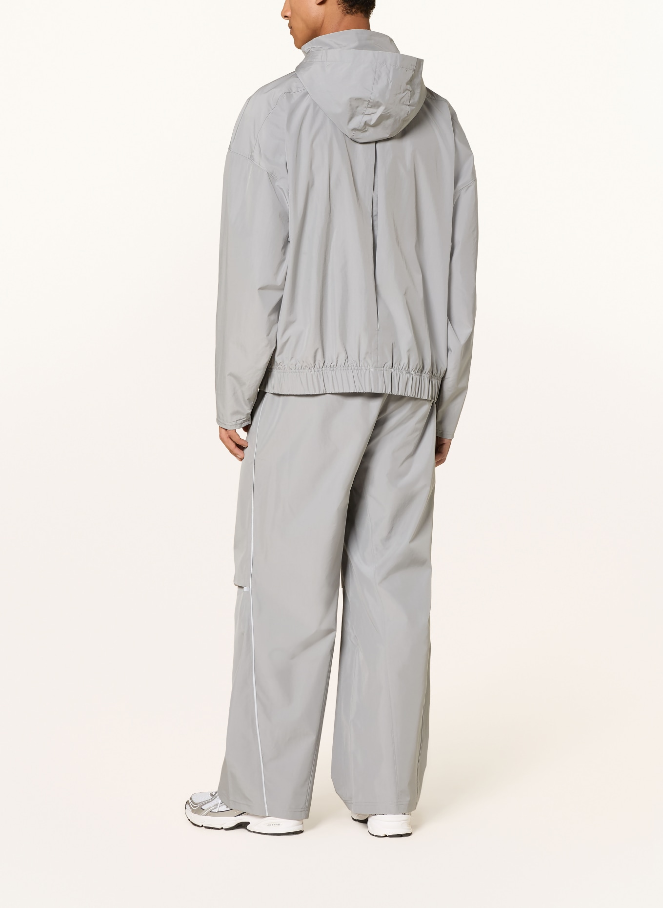 new balance ELUSIVE SHELL Training Jacket: GRAY