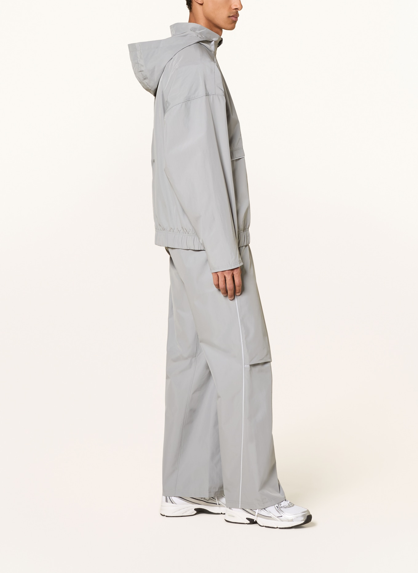 new balance ELUSIVE SHELL Training Jacket: GRAY