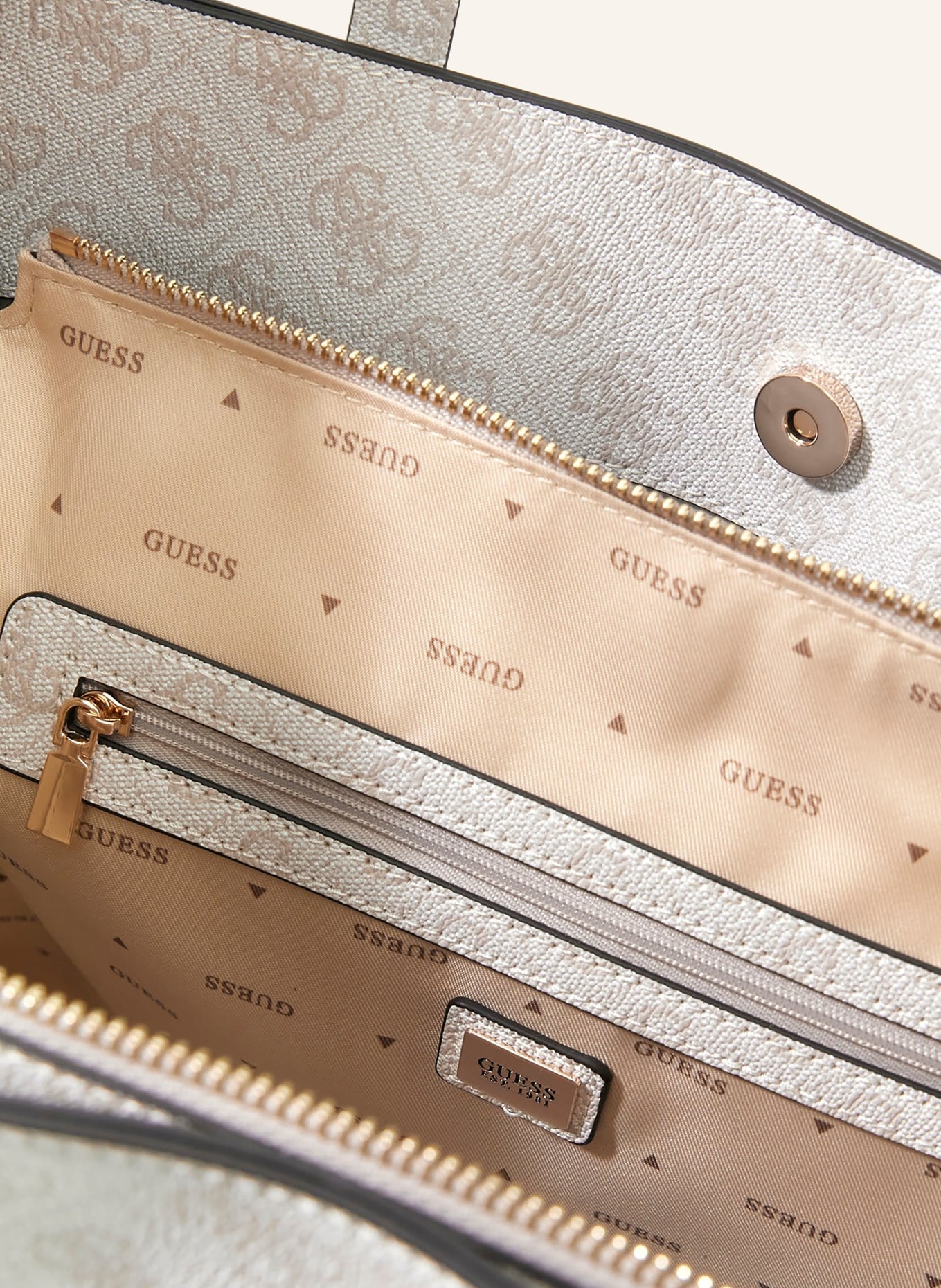 GUESS Shopper MERIDIAN mit Nieten: WEISS