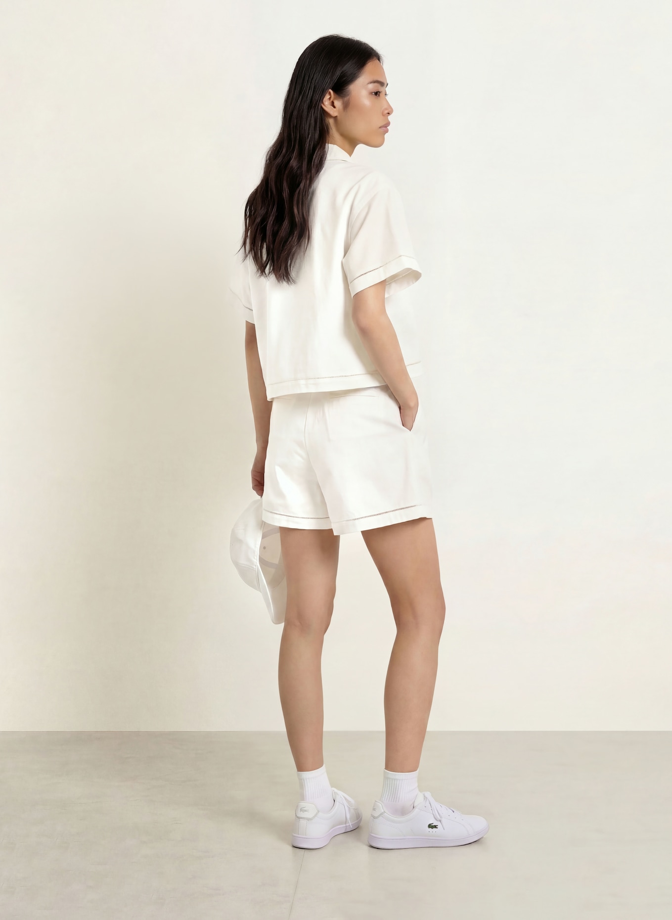 LACOSTE Shorts: CREME