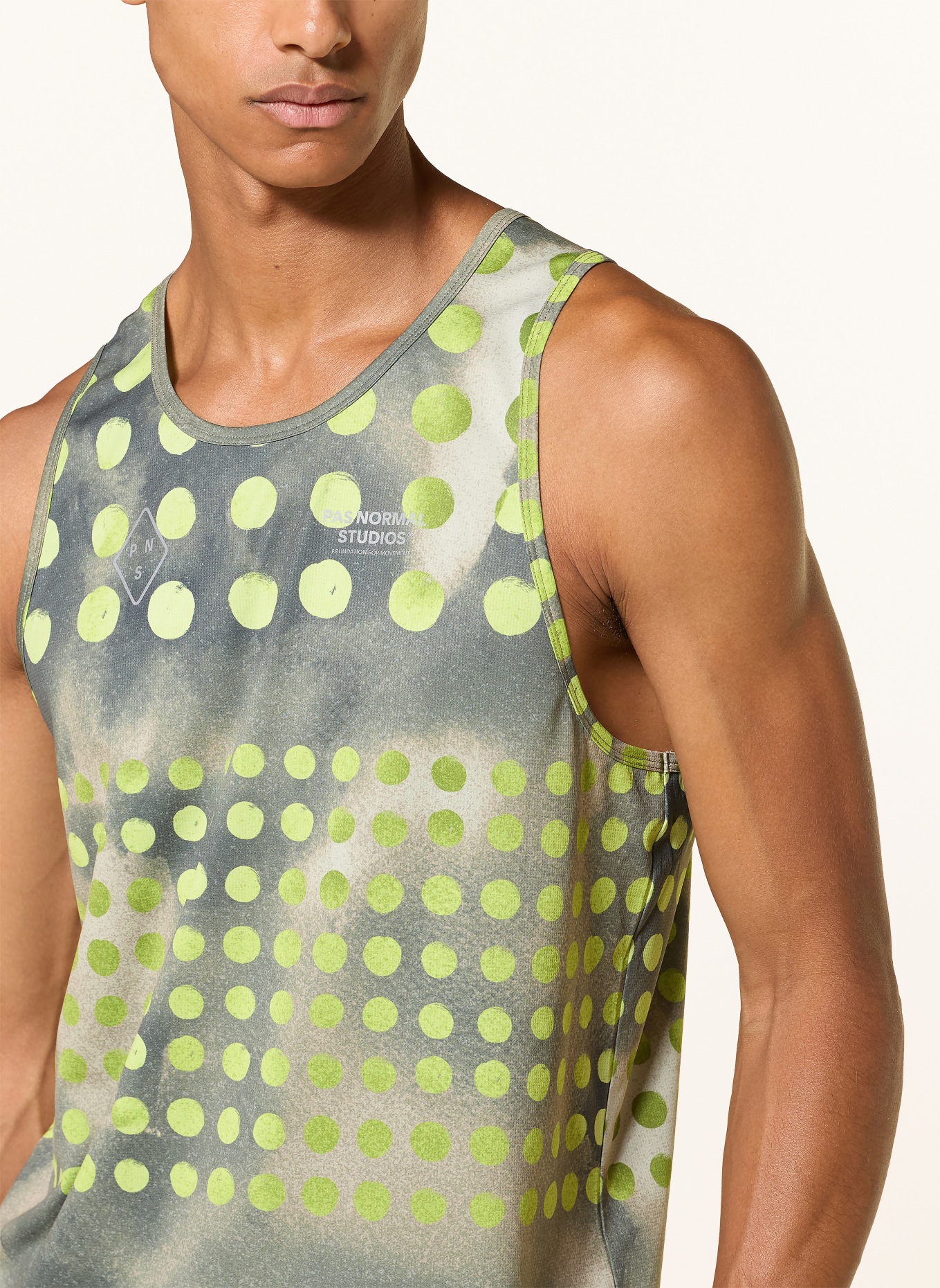 PAS NORMAL STUDIOS Sporttop T.K.O. BALANCE: KAKI / NEONGROEN