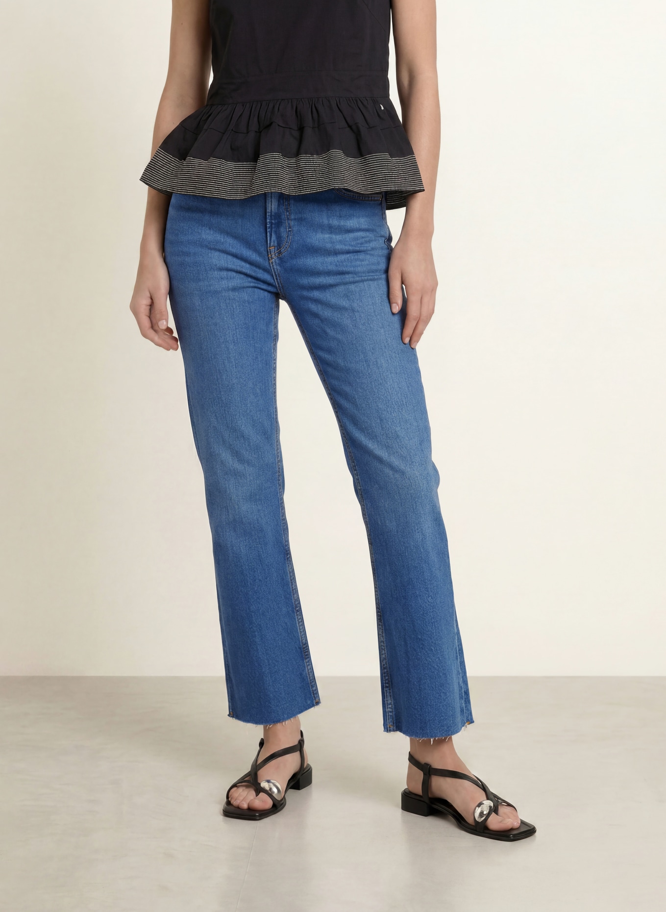 BOSS Cropped jeans SOFT KICK FLARE: 403 DARK BLUE