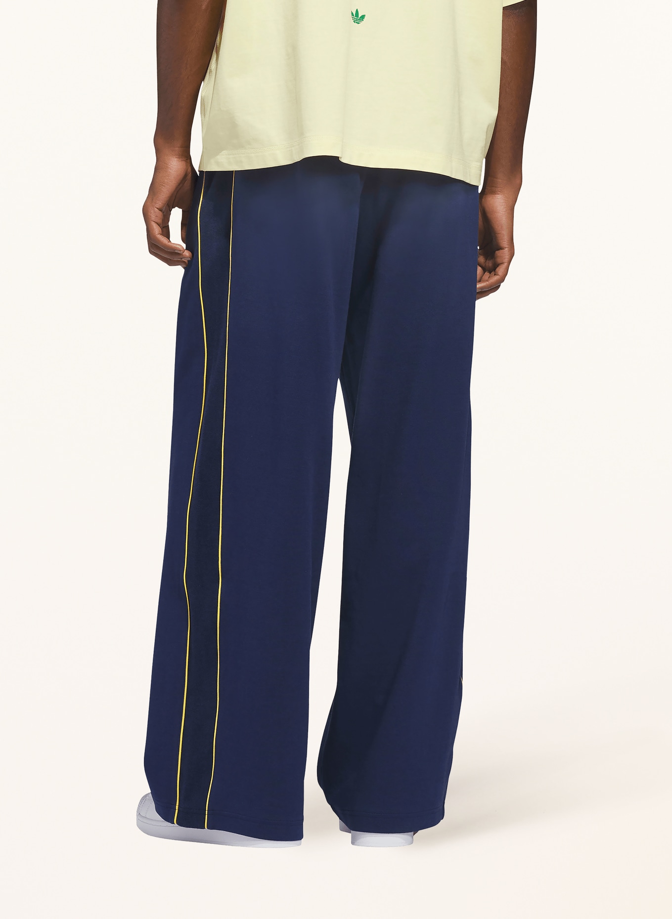 adidas Originals Trackpants CITY TERRACE in een mix van materialen: DONKERBLAUW / GEEL