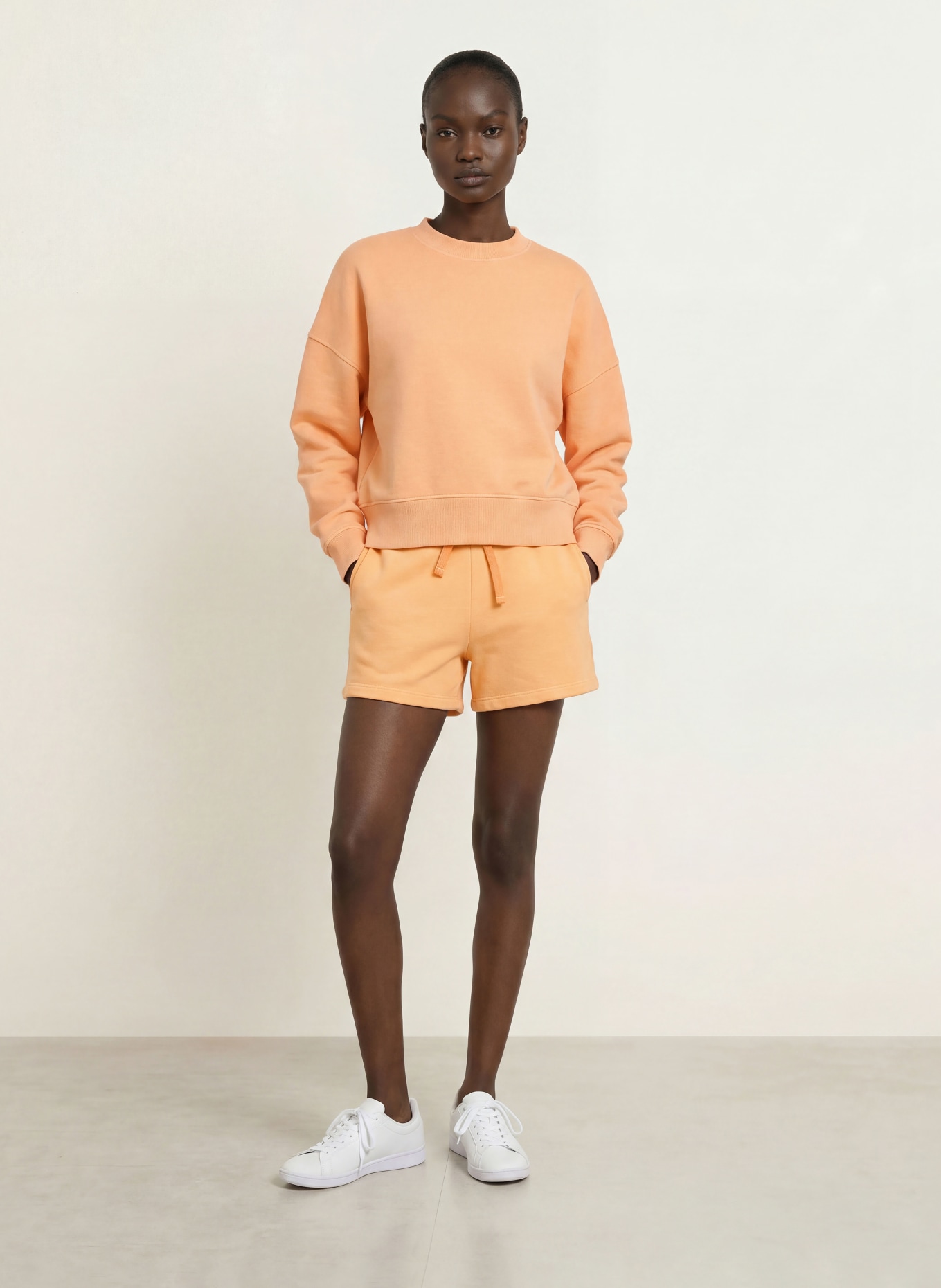 Juvia Sweatshorts MIRELLA: ORANGE