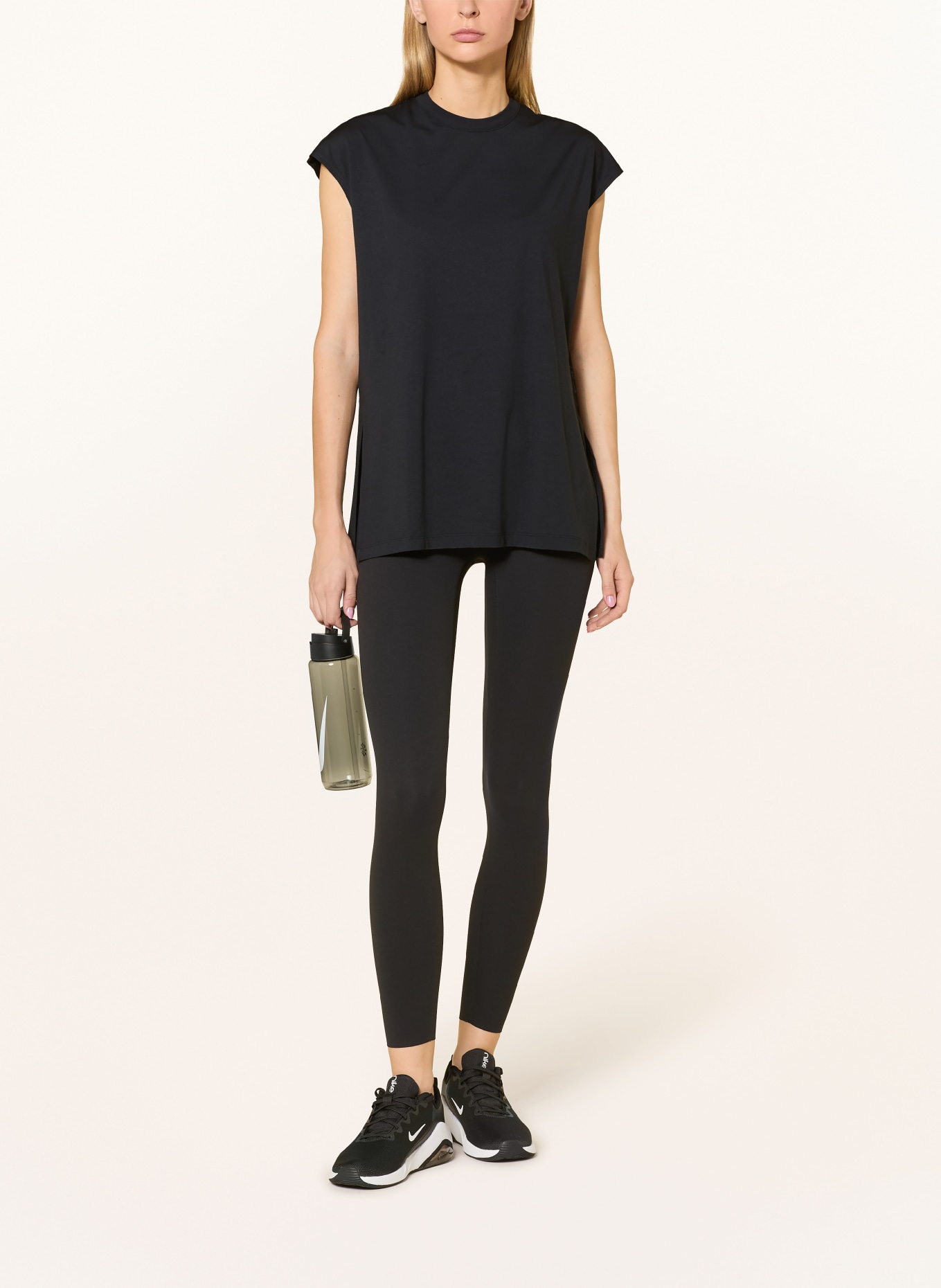 Nike Funktionsshirt 24.7 IMPOSSIBLYSOFT: SCHWARZ