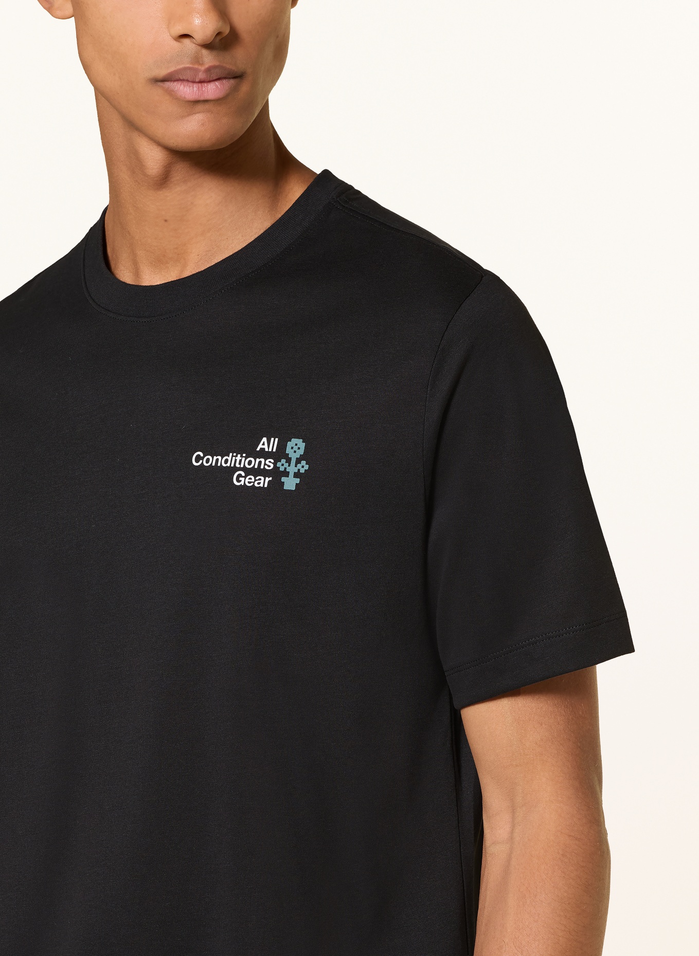 Nike ALL CONDITIONS GEAR TRAIL Running shirt: BLACK