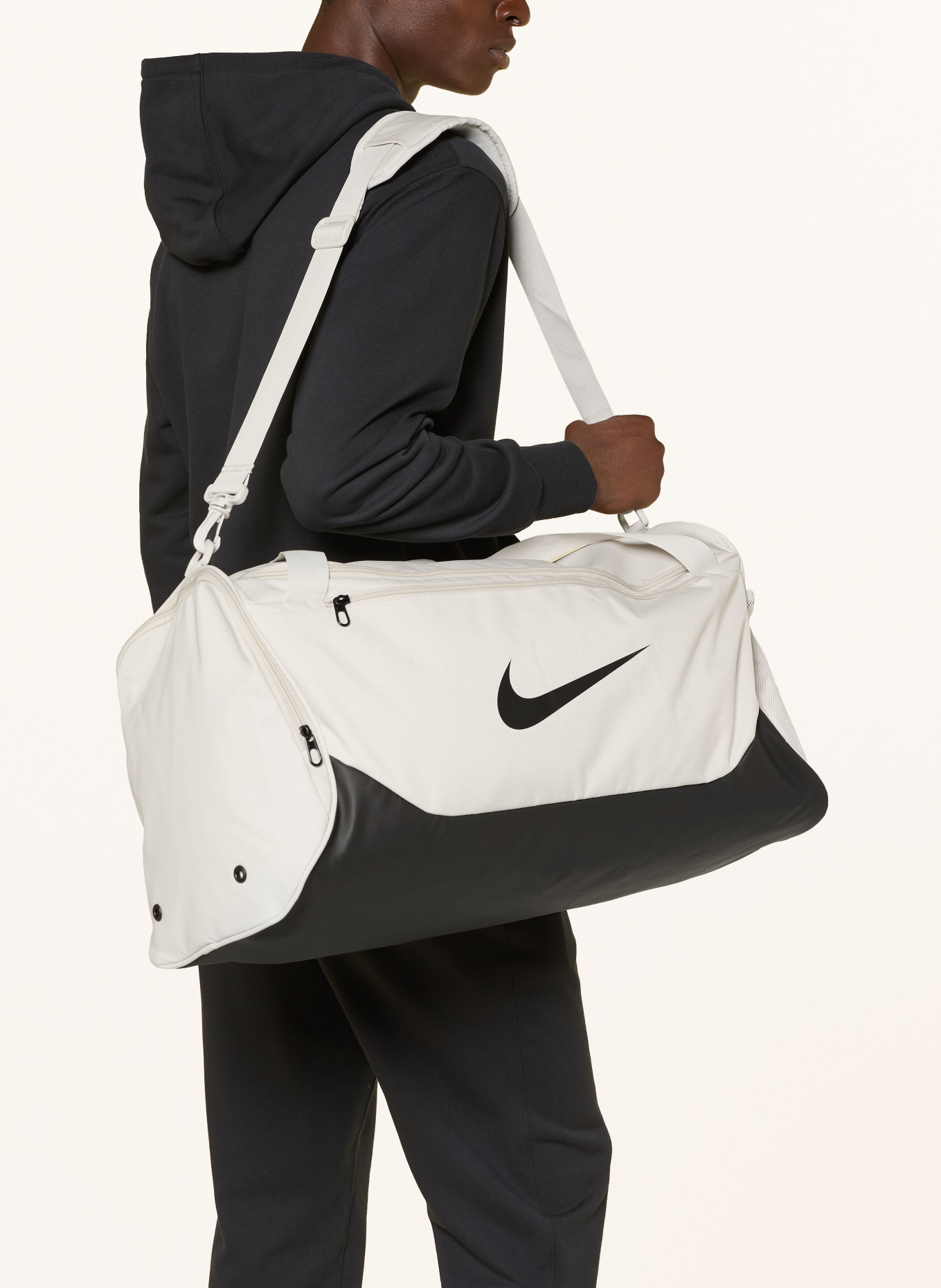 Nike Geantă de sport BRASILIA 60L: BEJ / NEGRU