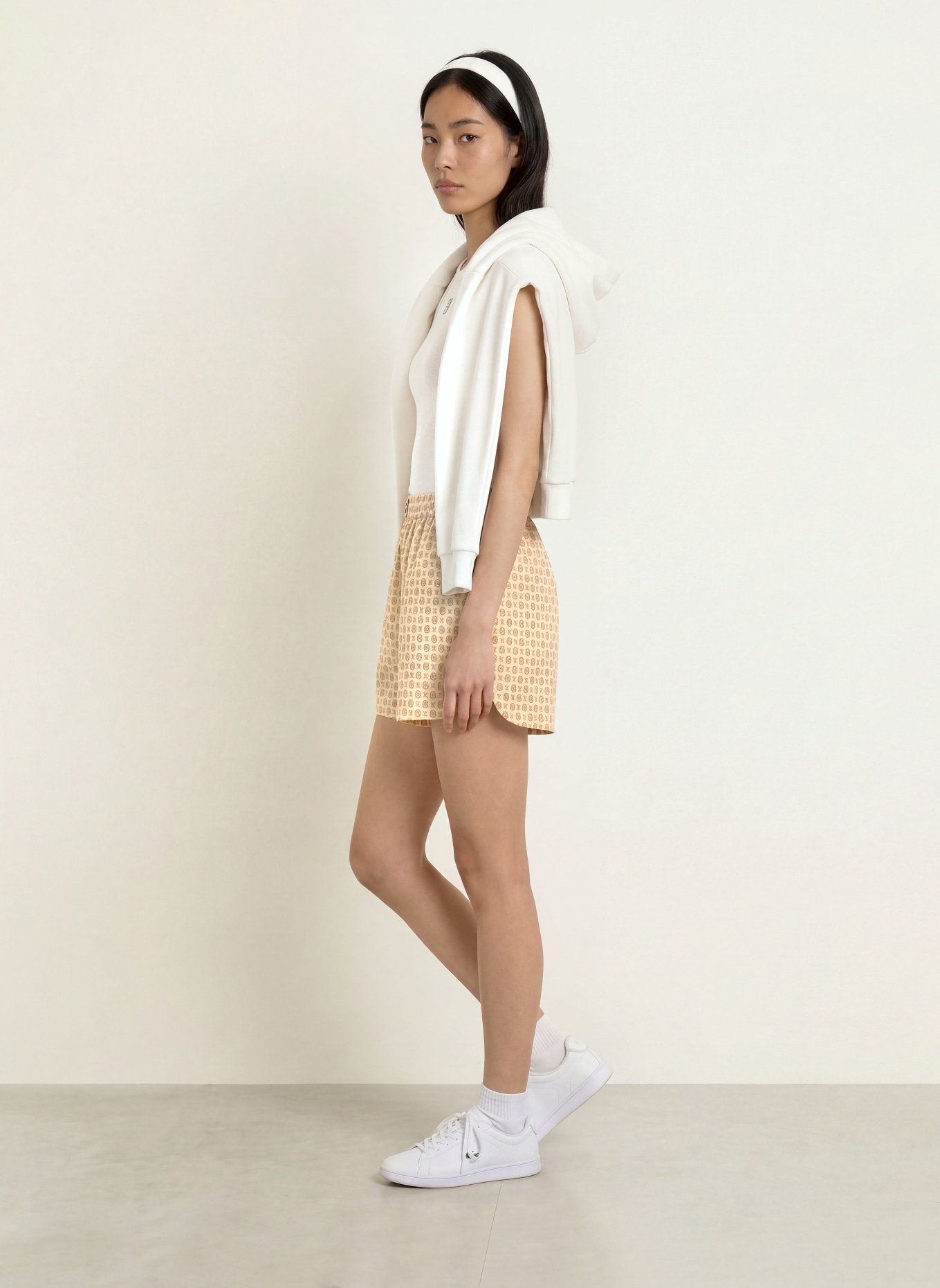 LACOSTE Short: LICHTORANJE / KAKI