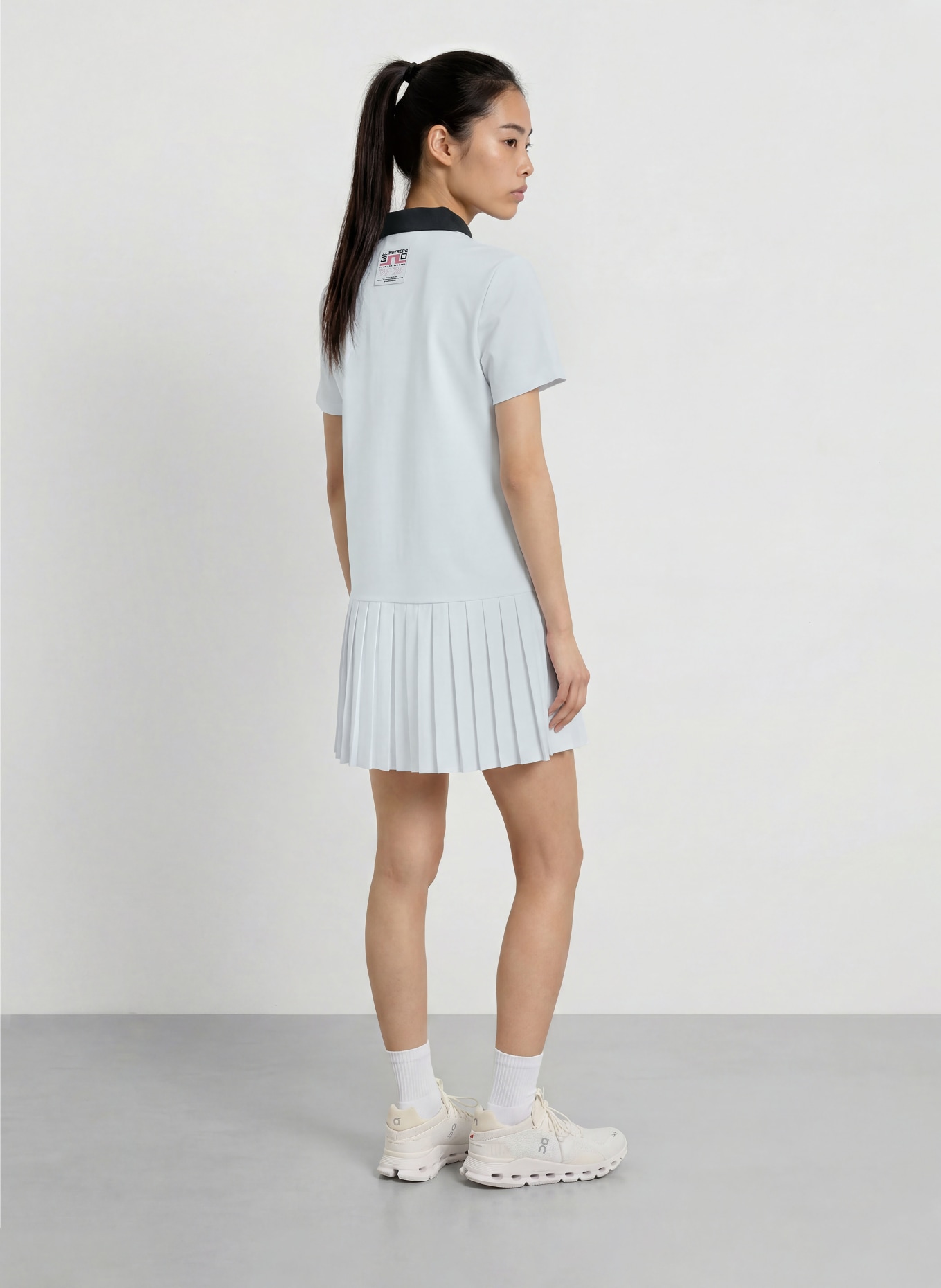 J.LINDEBERG Golfkleid: WEISS / SCHWARZ